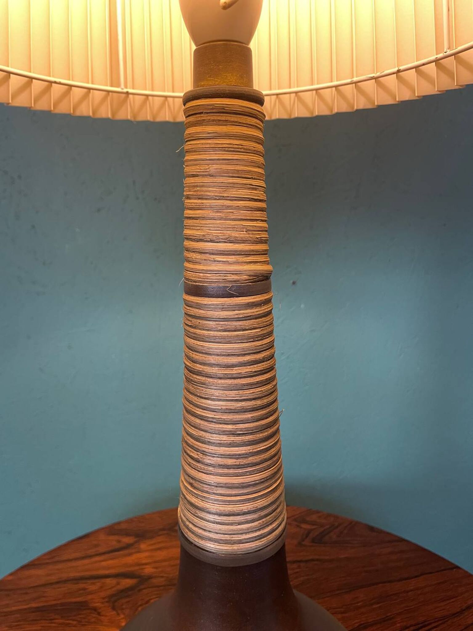 Herman A. Kähler pour la lampe de table en céramique Le Klint