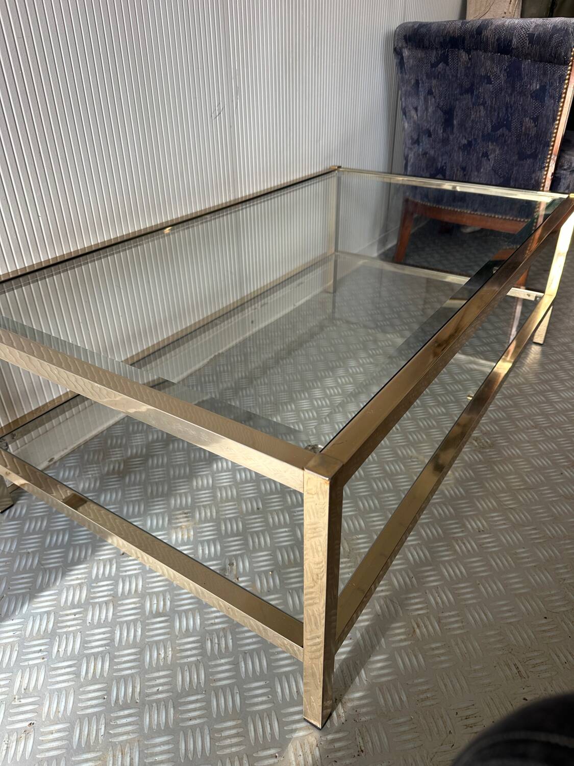 Grande table basse vintage verre et laiton – années 1960-1970