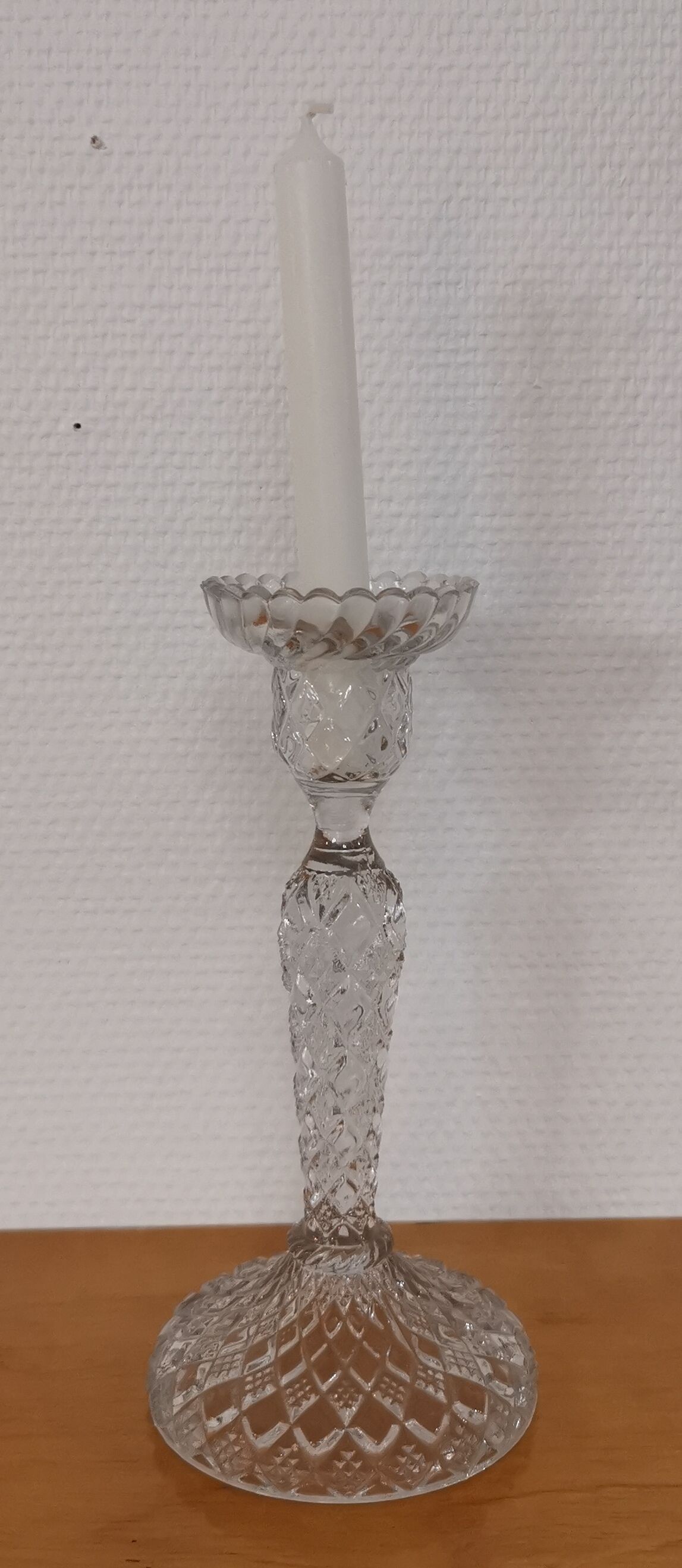 Portieux candle holder in molded glass