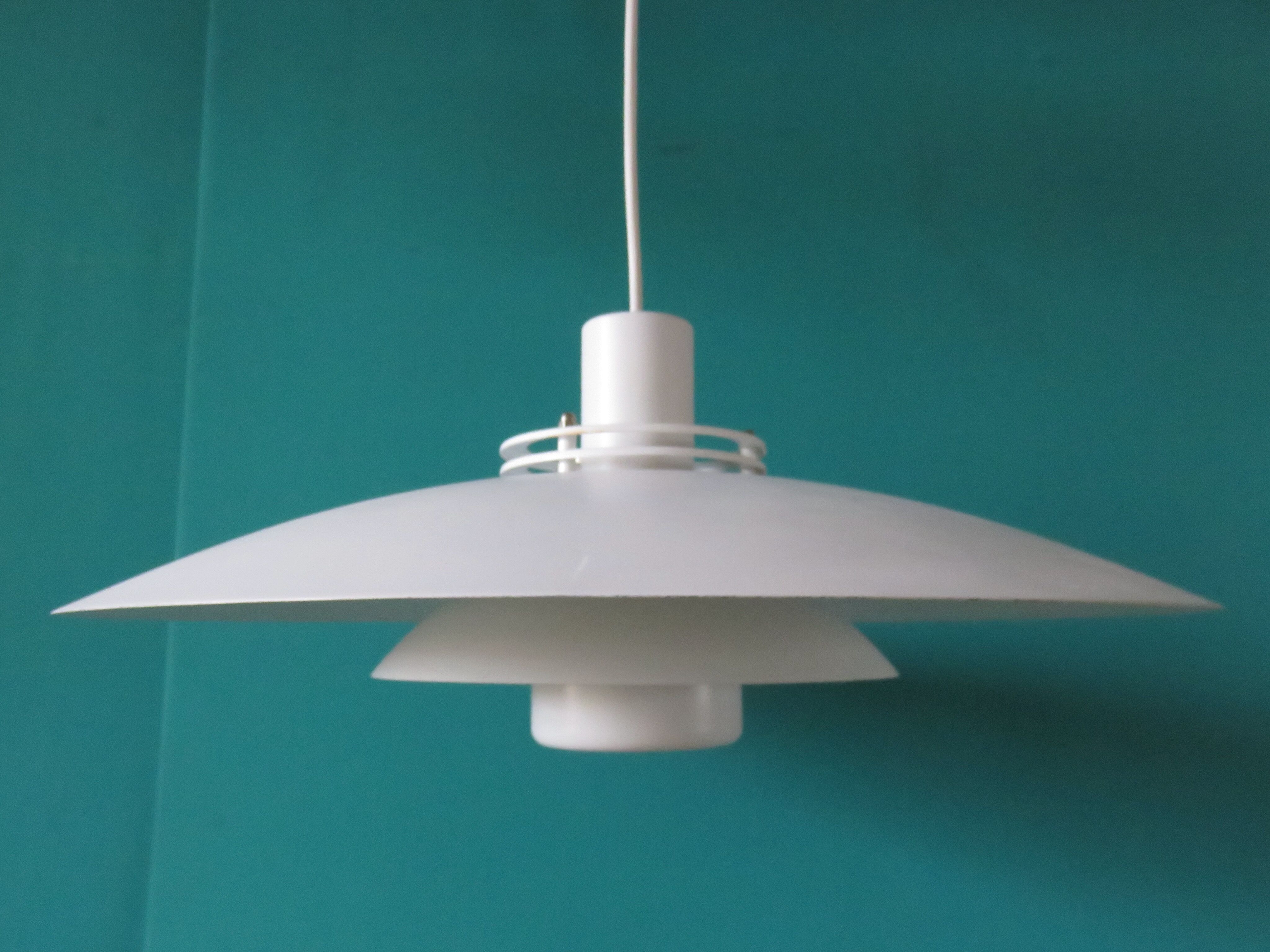 Large white suspension with cups. "Form Light" Denmark 1970