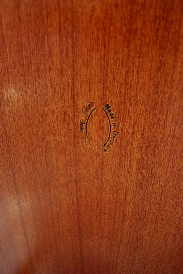 Table basse ronde organique en teck massif par john boné pour michael laursen danemark 1960