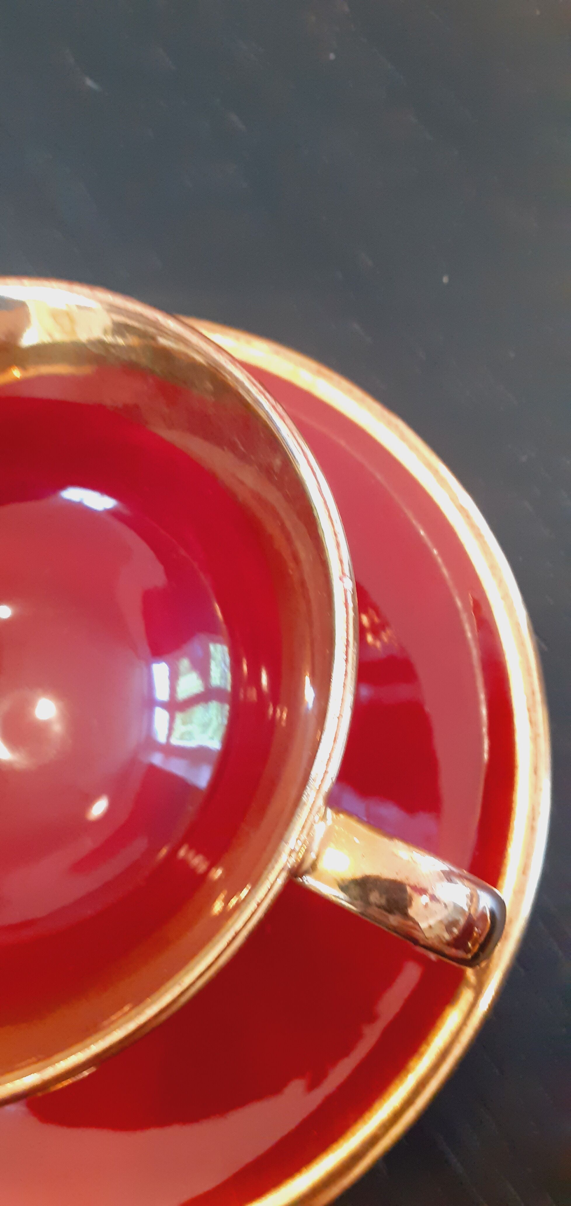 Pair of cup year 50 in glazed porcelain Magdalithe