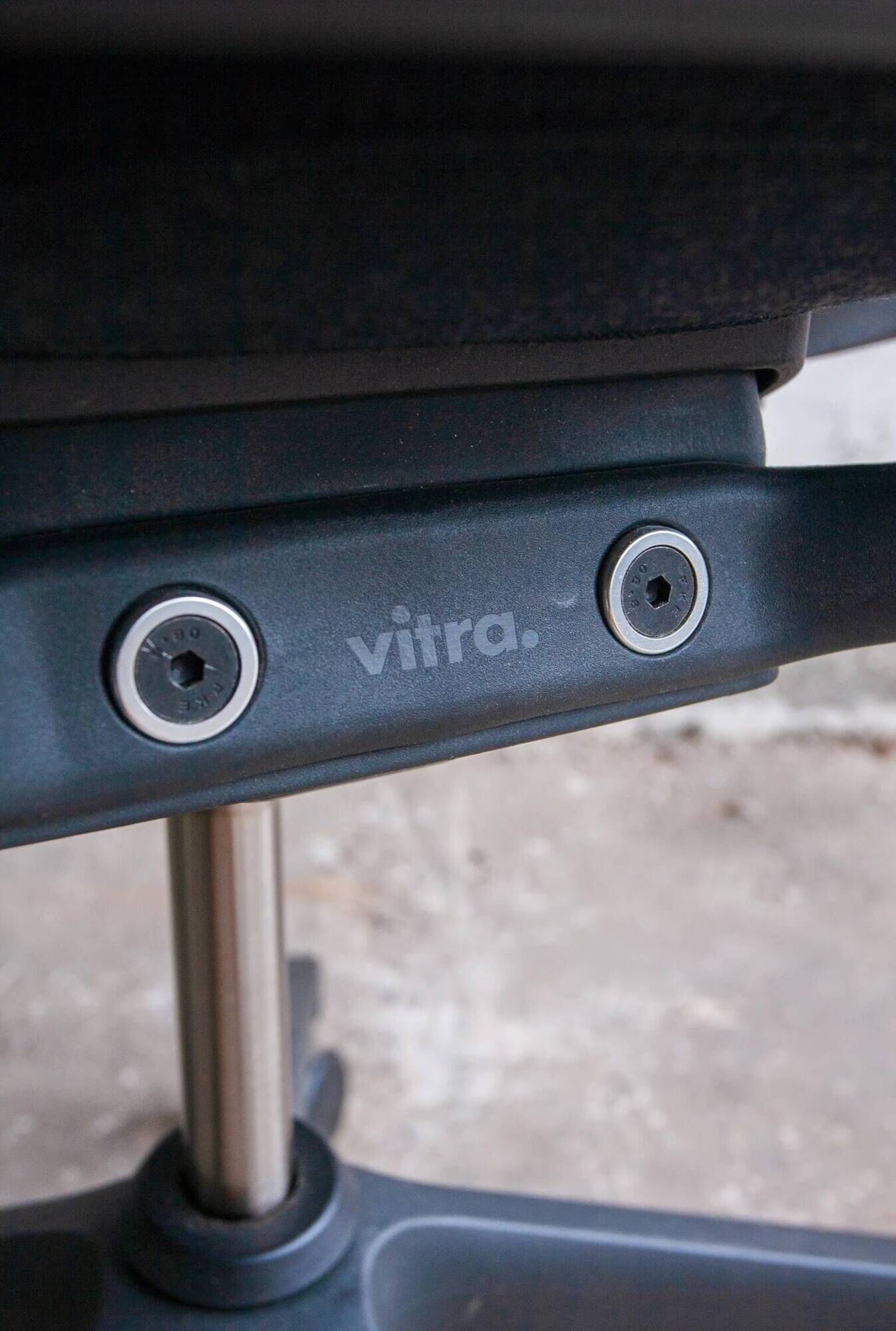 Vitra ID Trim office chair by Antonio Citterio