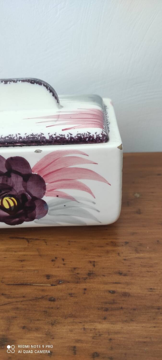 Biscuit or candy box