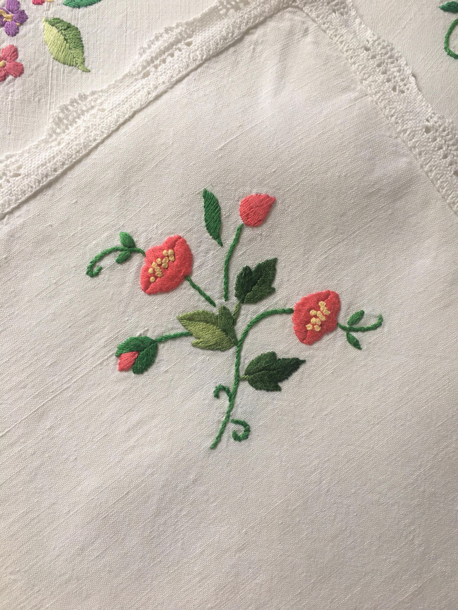 8 hand-embroidered napkins