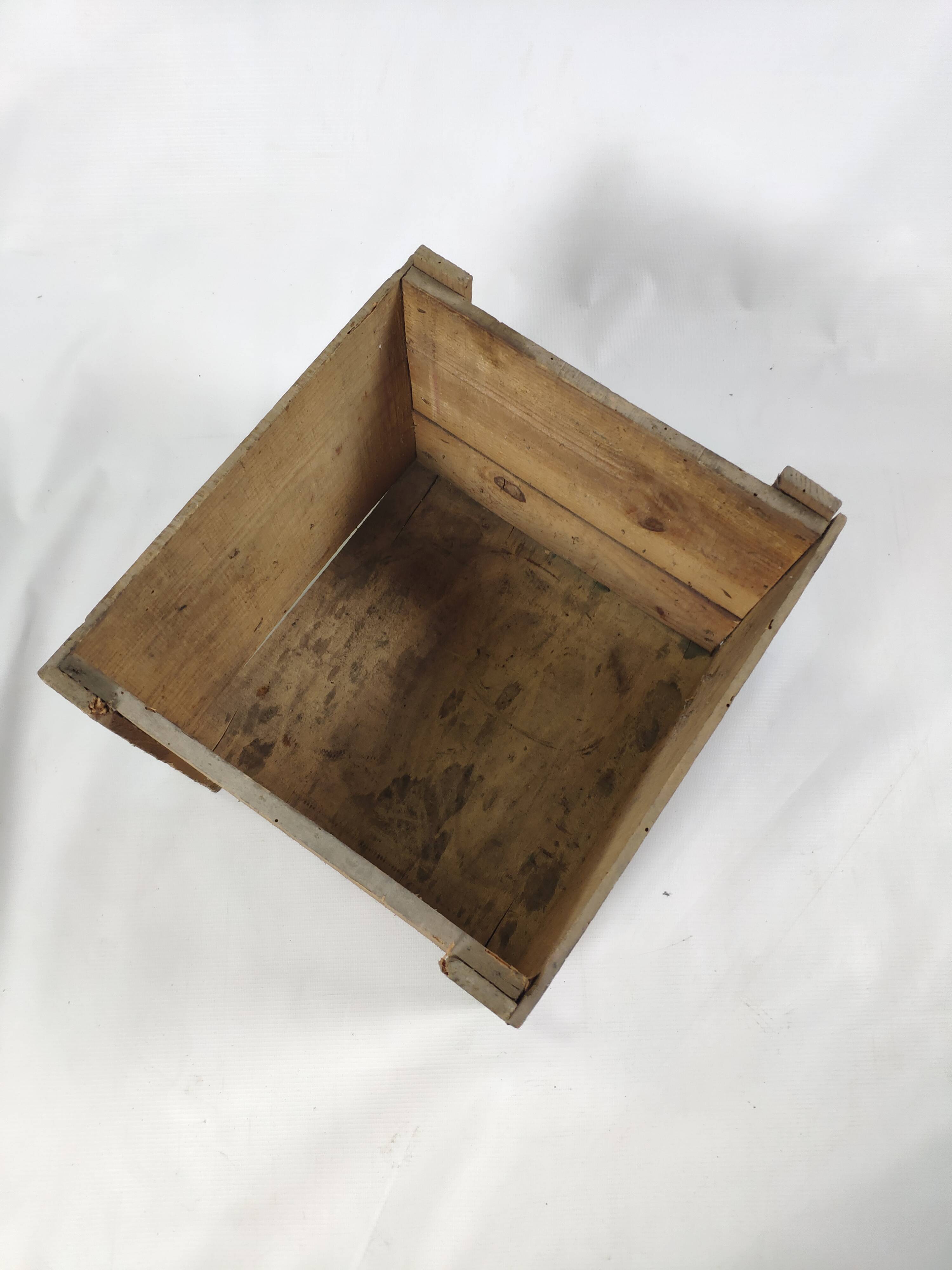 Small wooden transport crate
