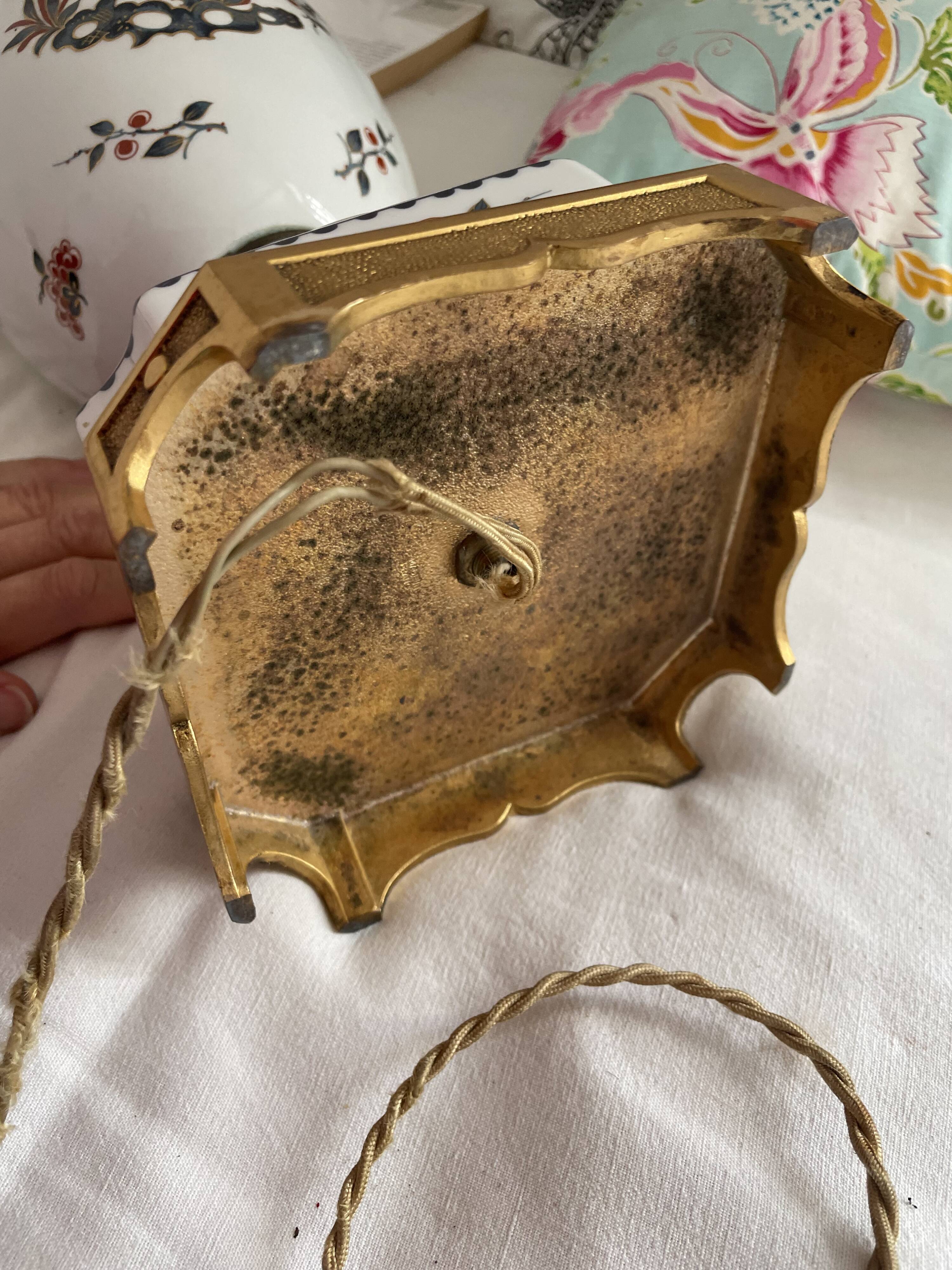 Important Paris porcelain lamp base