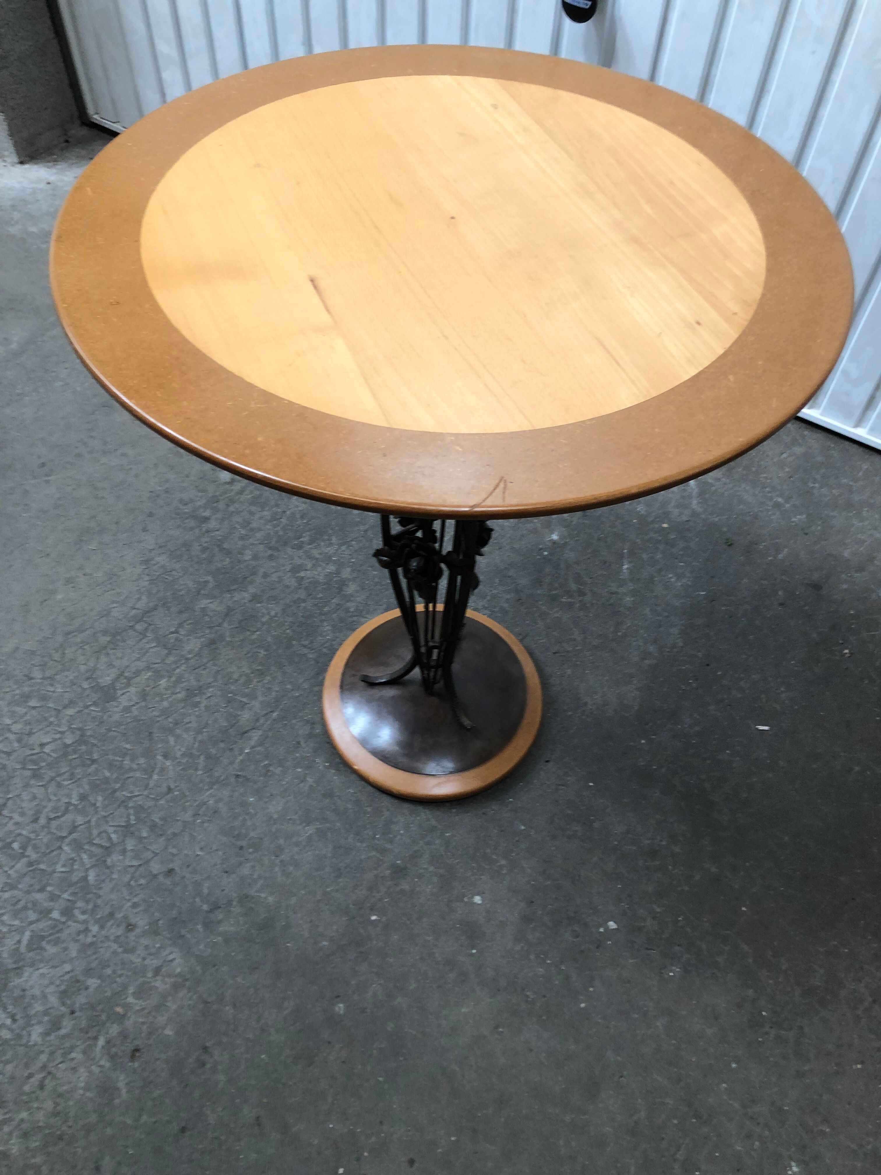Art deco style pedestal table