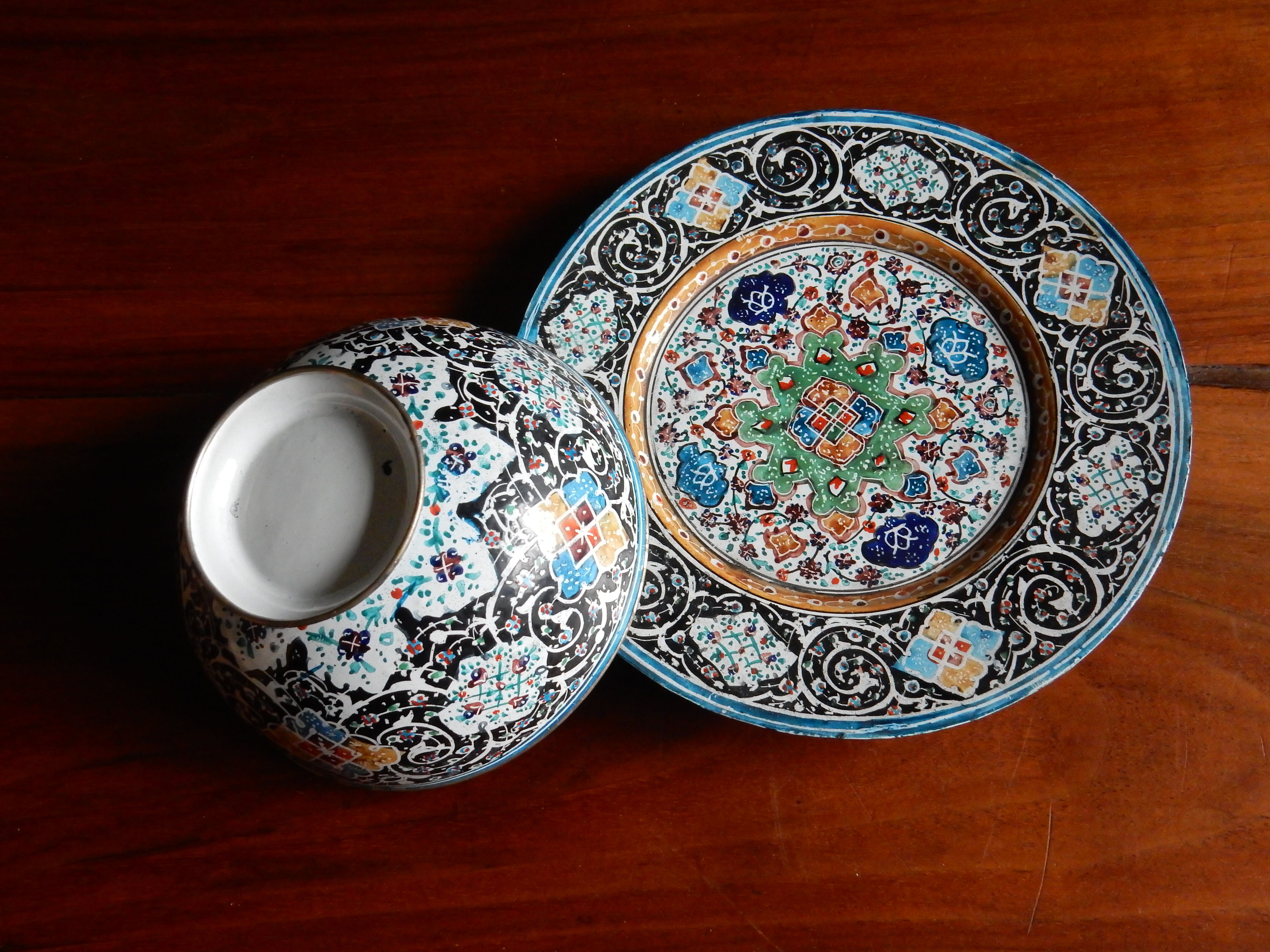 Minâkâri Iran hand-painted metal bowl and under cup