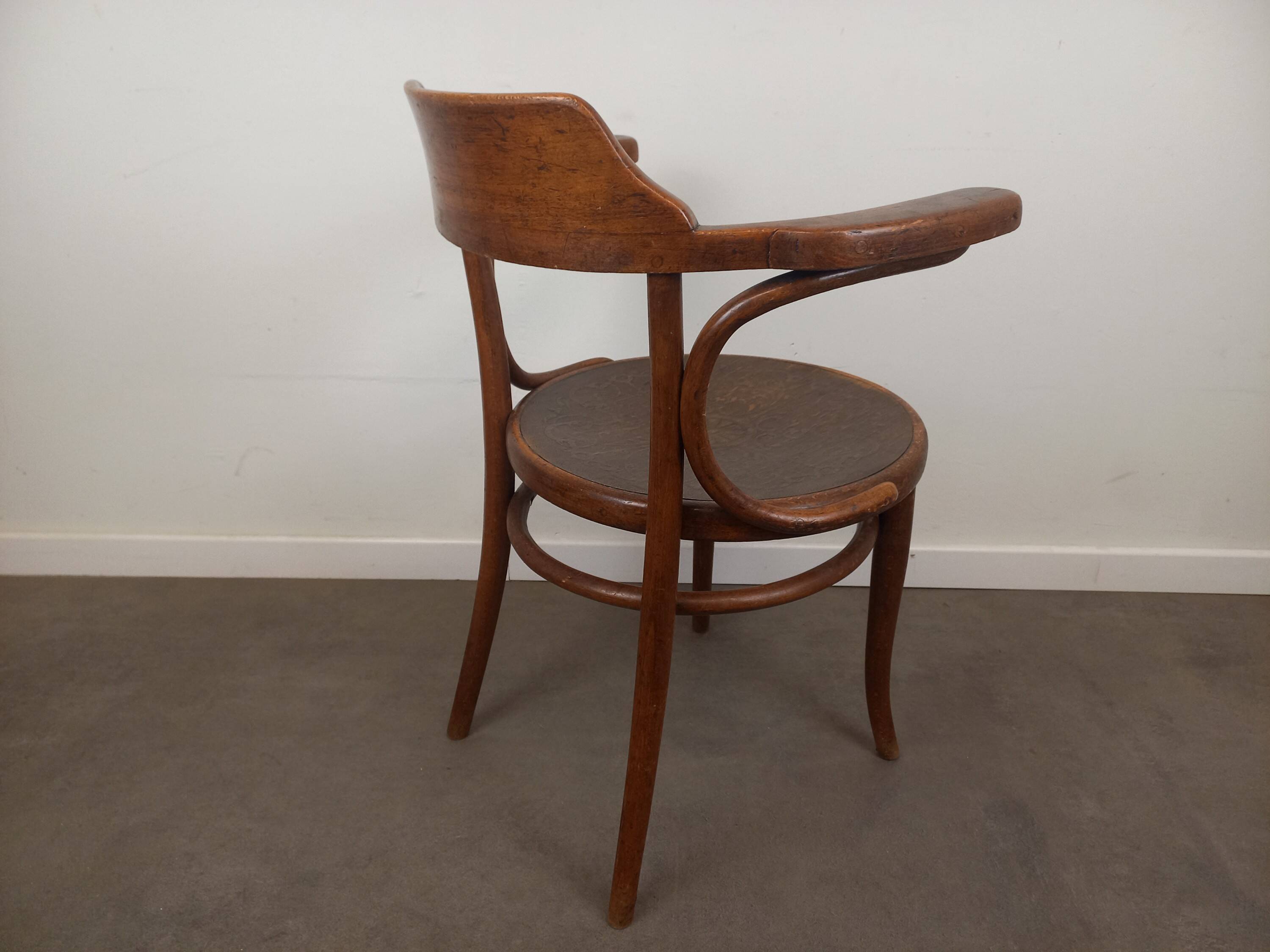 Bentwood chair Thonet