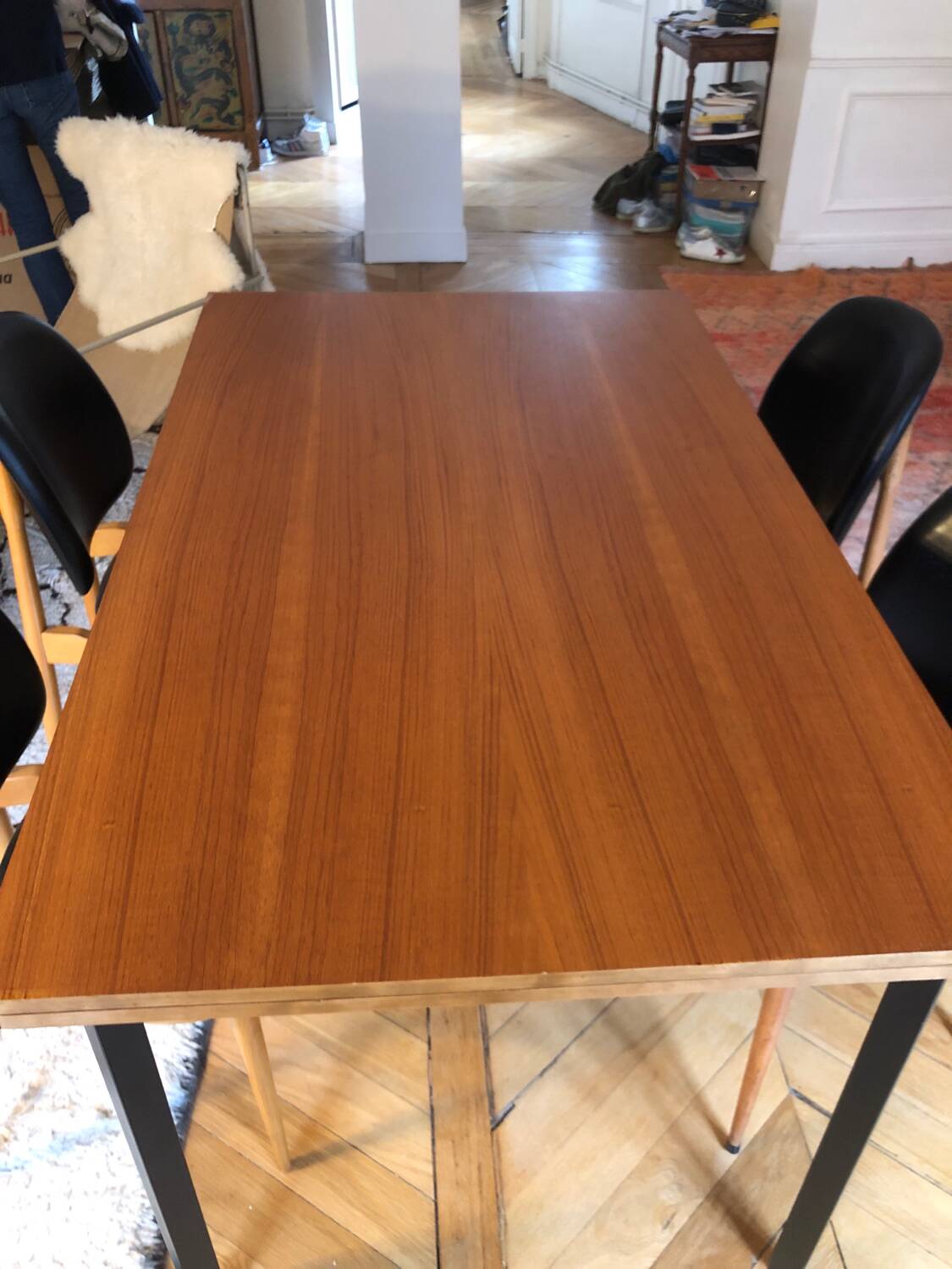 Large vintage extendable wooden dining table – 140 to 224 cm