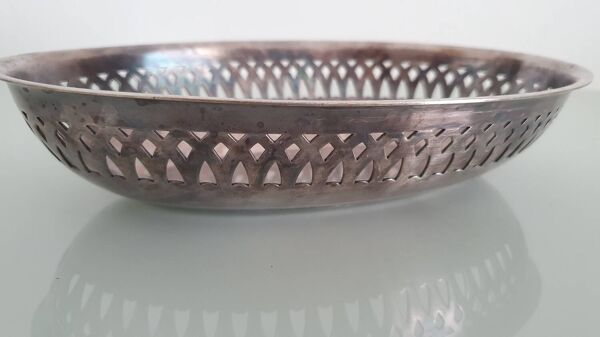 Corbeille à pain de l'orfèvrerie Ercuis