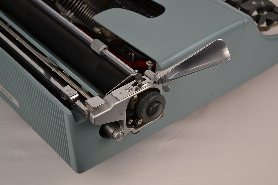 Machine à écrire Olivetti Lettera 22 - vintage 1950