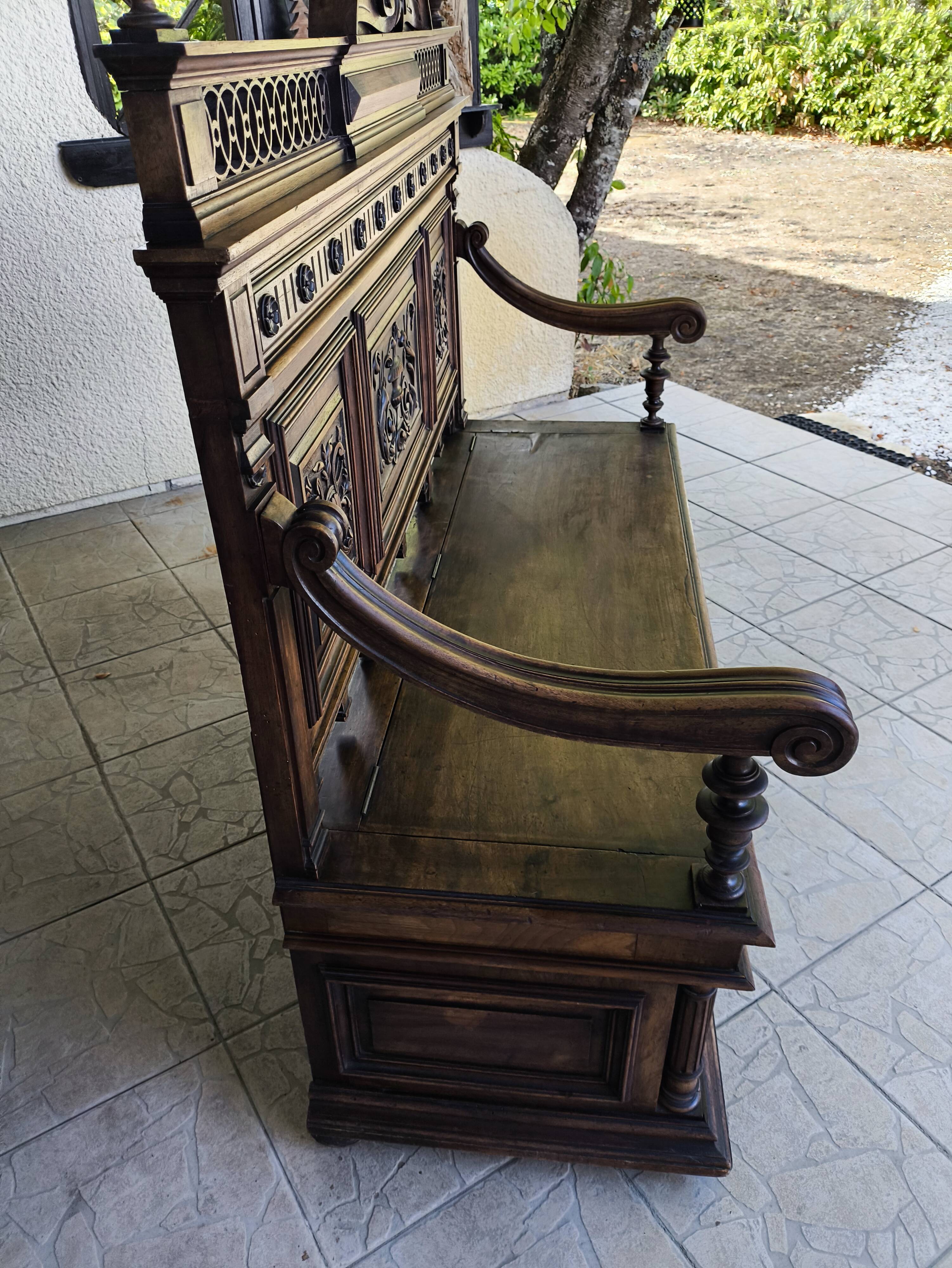 Banquette-coffre ancienne style Henri II / Néo-Renaissance en bois sculpté