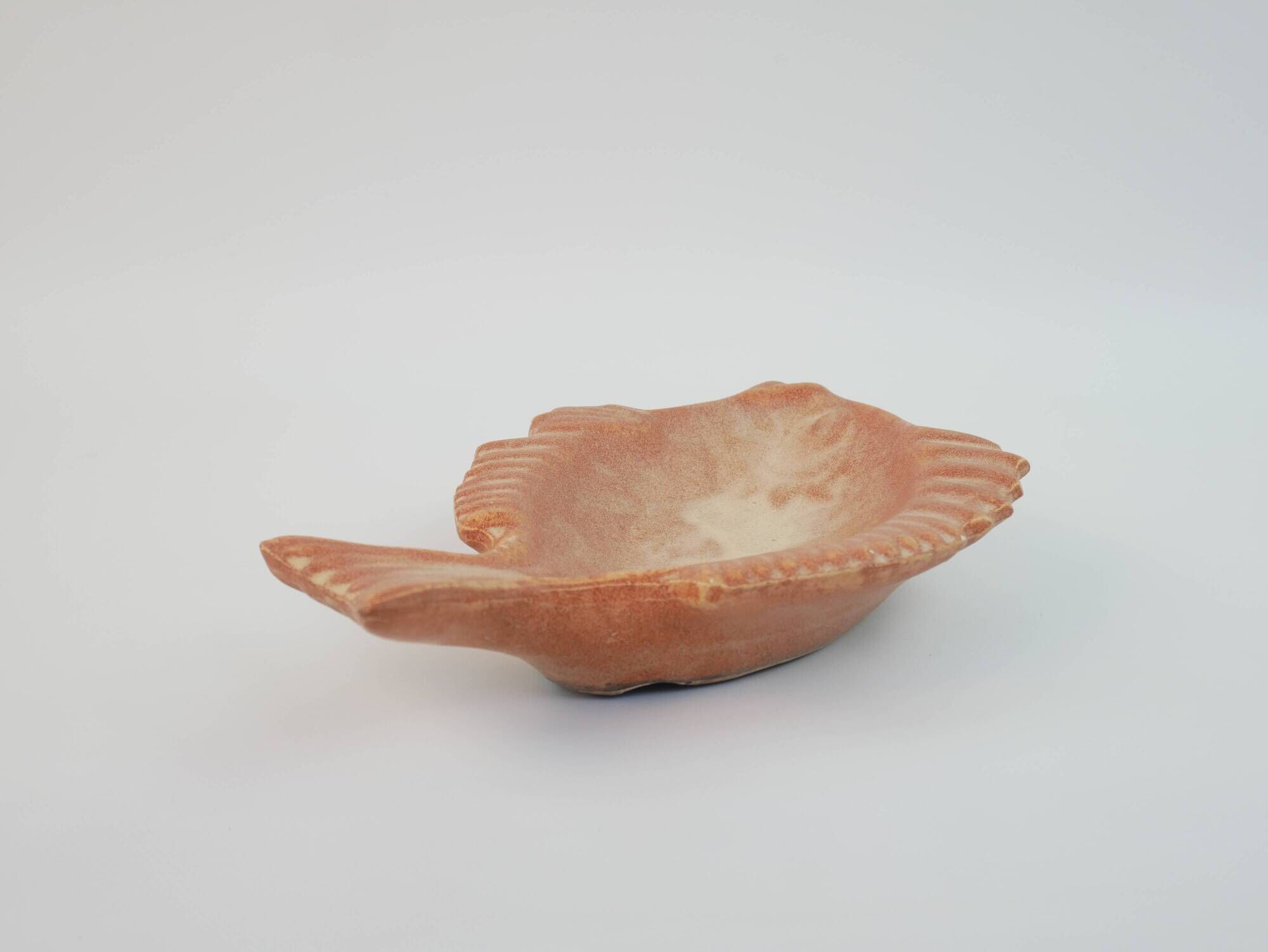 Plat poisson vintage en céramique de couleur terracotta