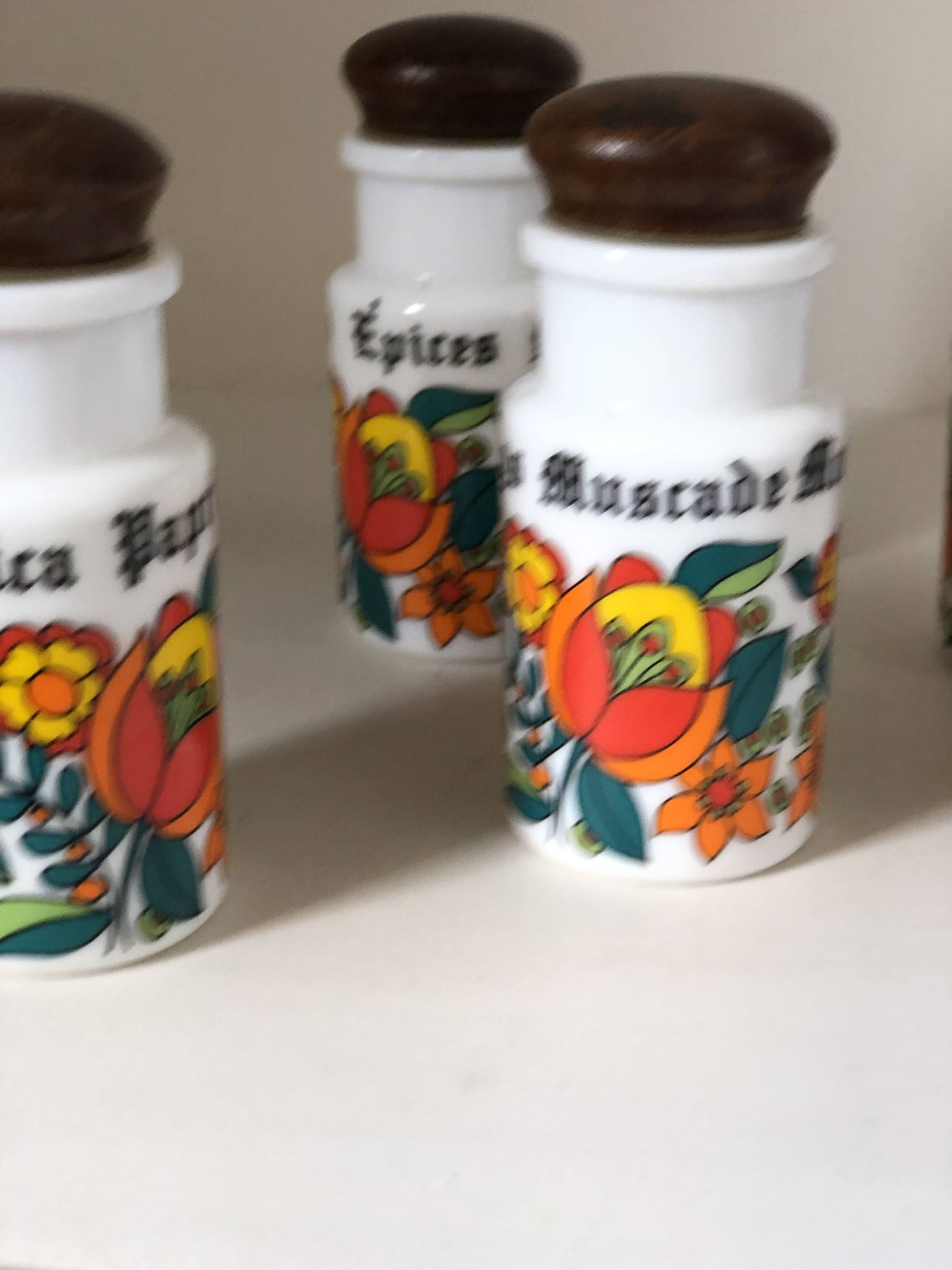 Lot spice jar in vintage opaline