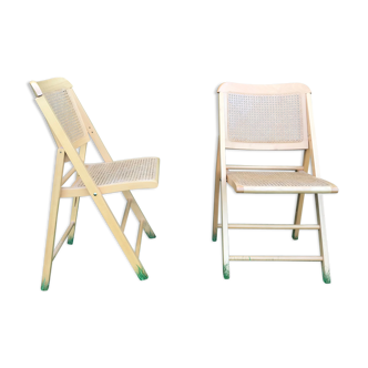 Paire de chaises pliables cannées