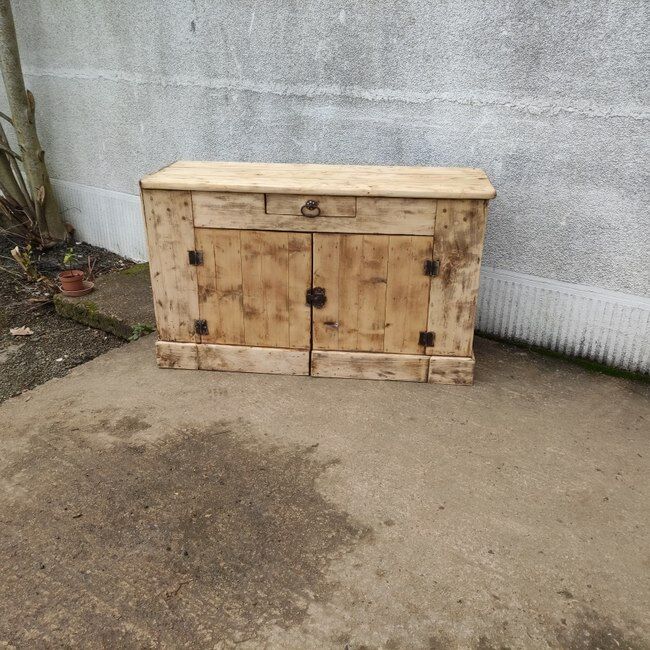 Parisian buffet in natural wood