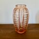 Vase en verre rose art déco
