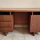 Bureau de centre a caissons, scandinave en teck, vers 1960-1970