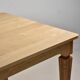 Table en chêne clair avec des pieds anciens