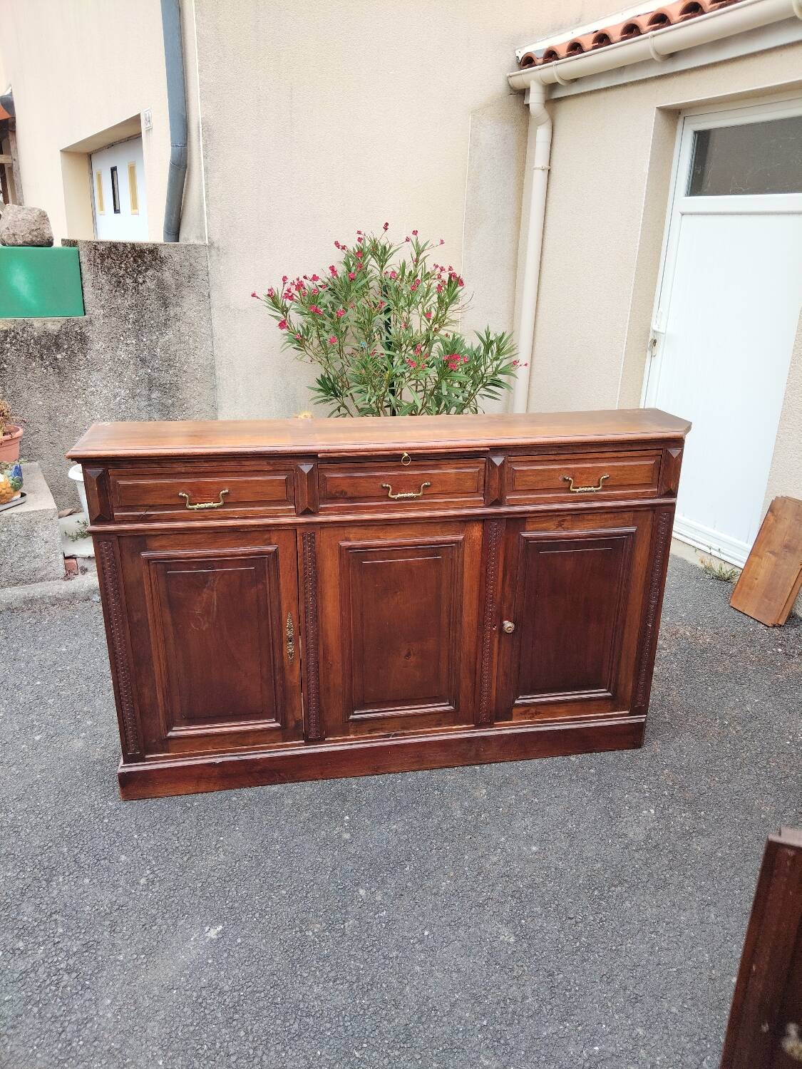 Low library workbench