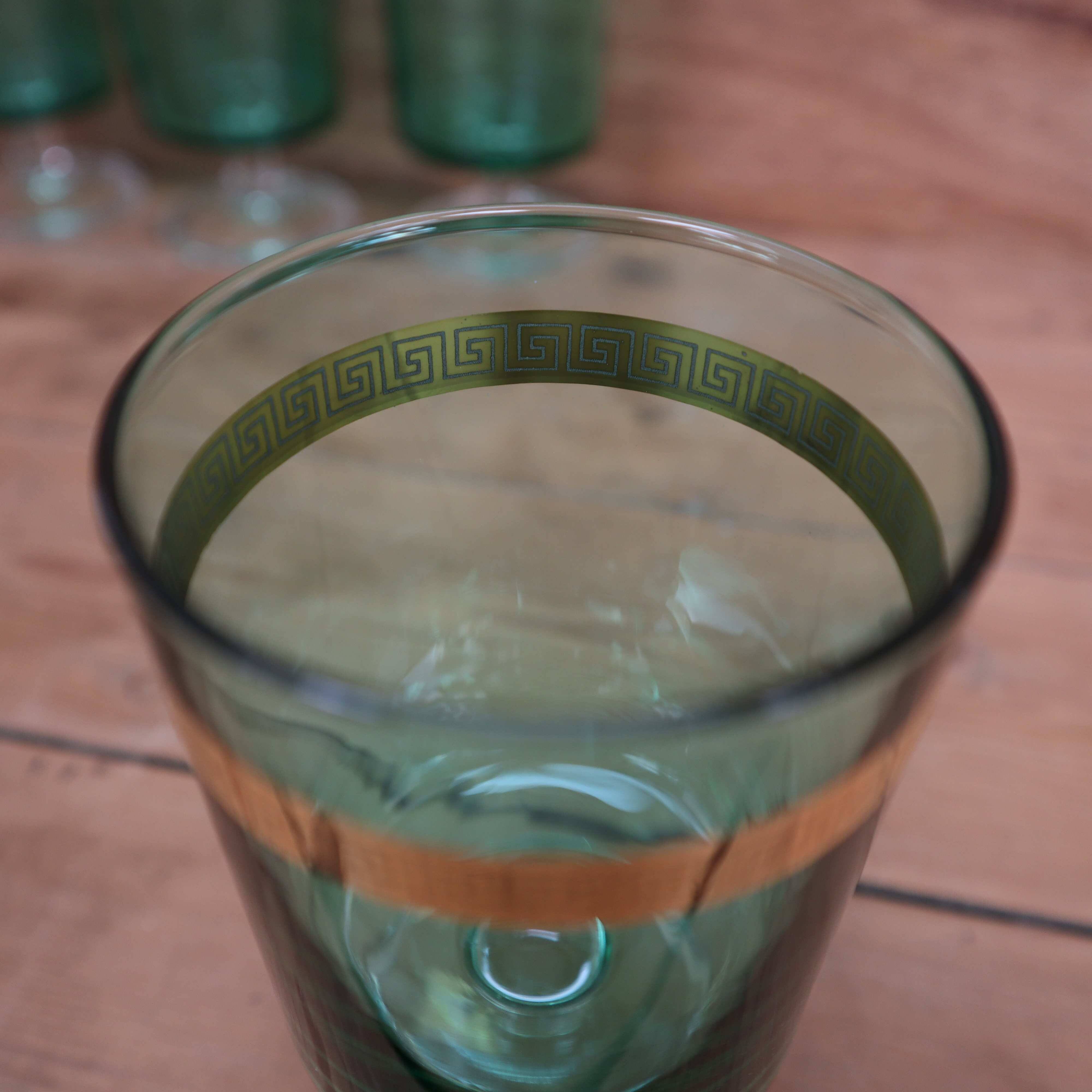 6 emerald green stemmed water glasses with gold rim Luminarc