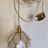 Mother-of-pearl flower in portable lamp or suspension