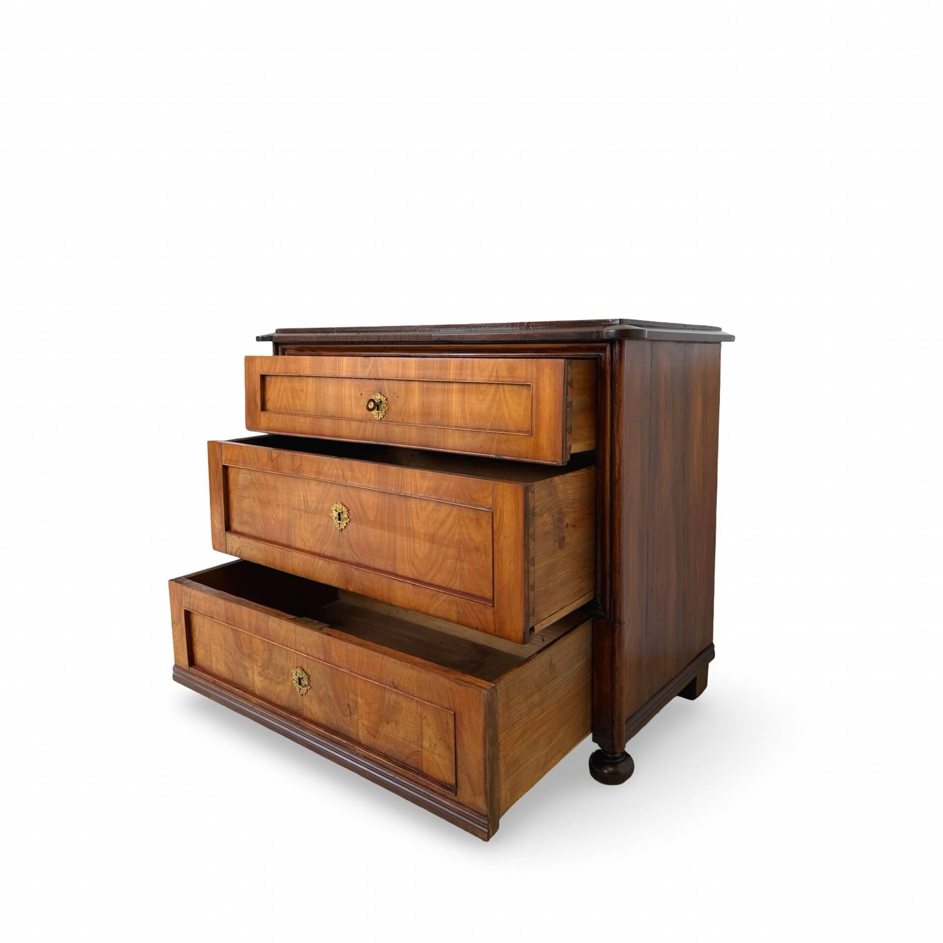 Small Antique walnut and walnut veneered Chest of Drawers – Neoclassic