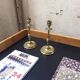 Paire de chandeliers en laiton