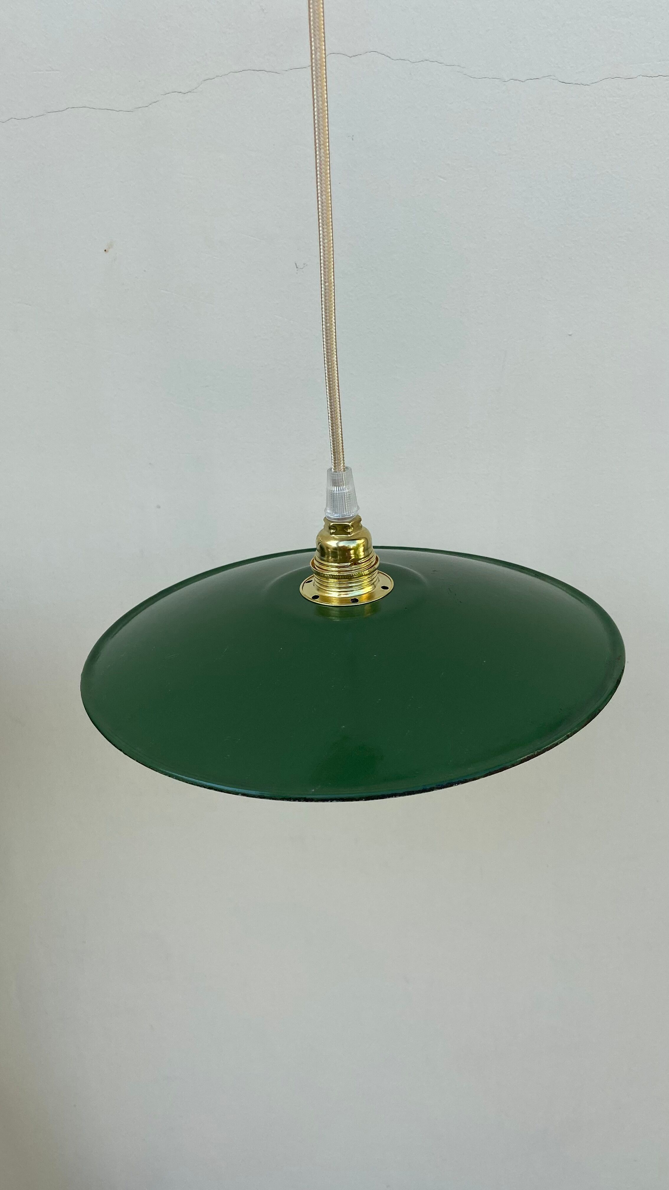 Workshop suspension in vintage green enamelled sheet metal