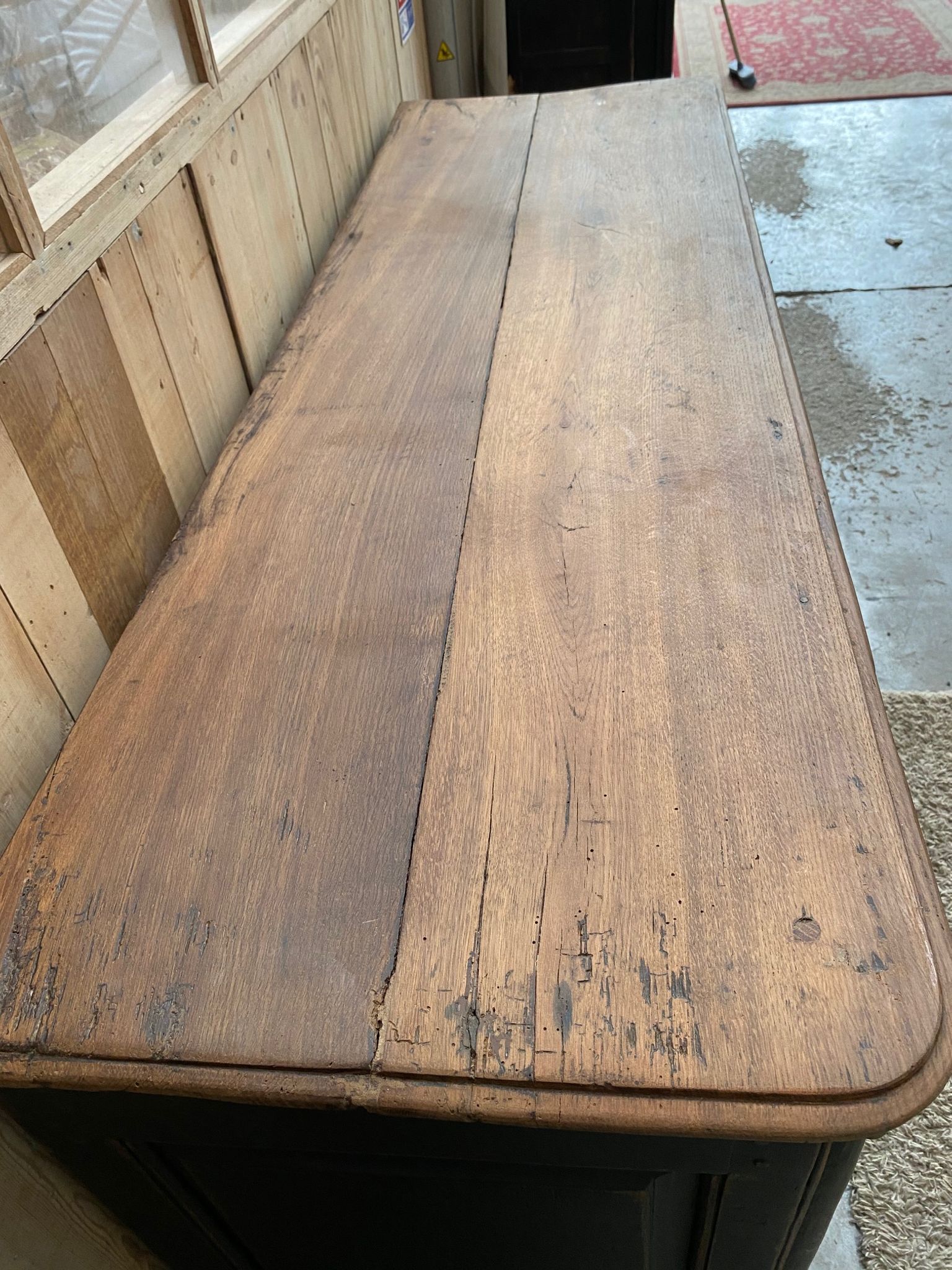 Craft furniture in oak at the end of the 19th century