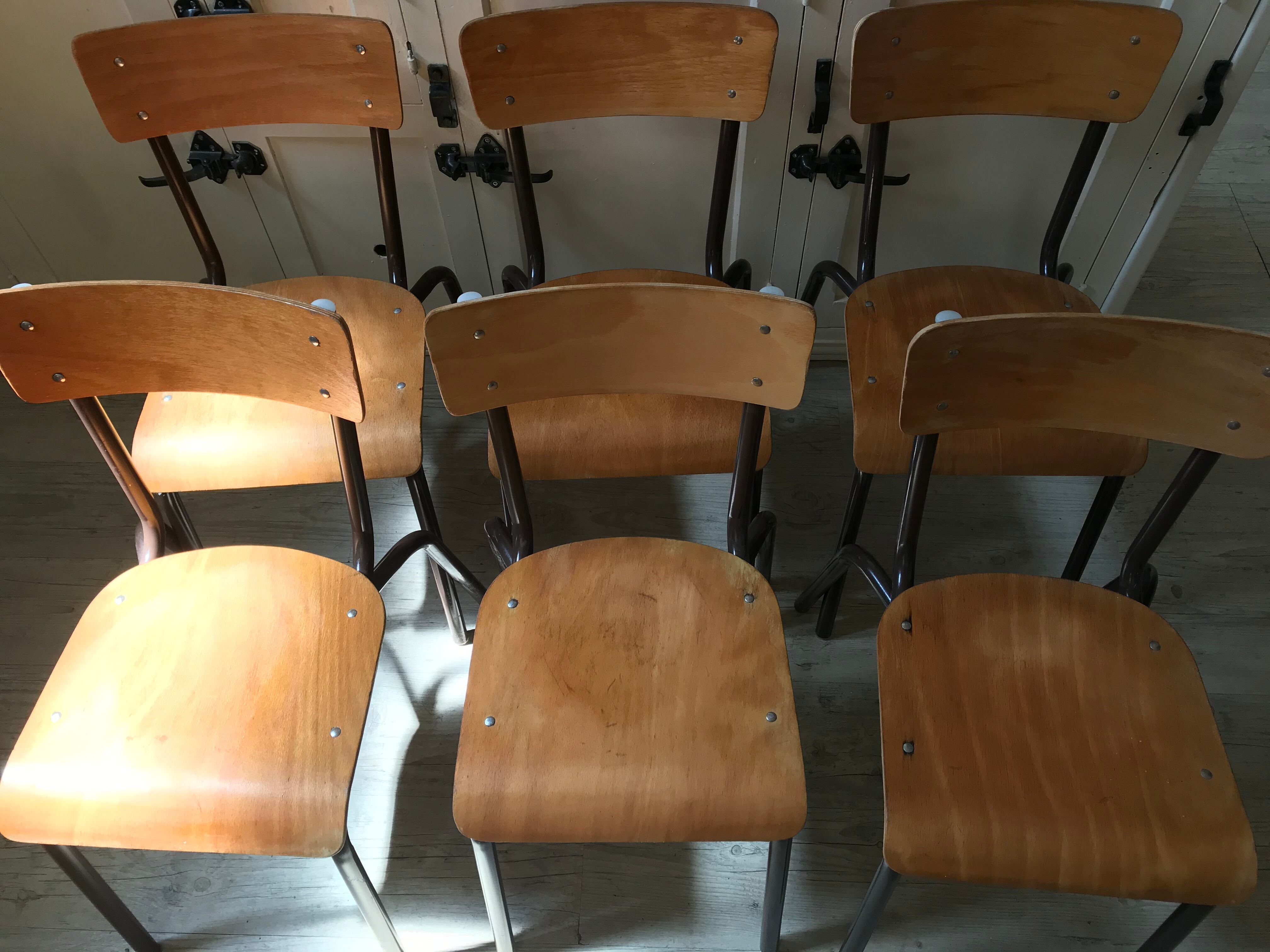Lot of 6 vintage school chairs