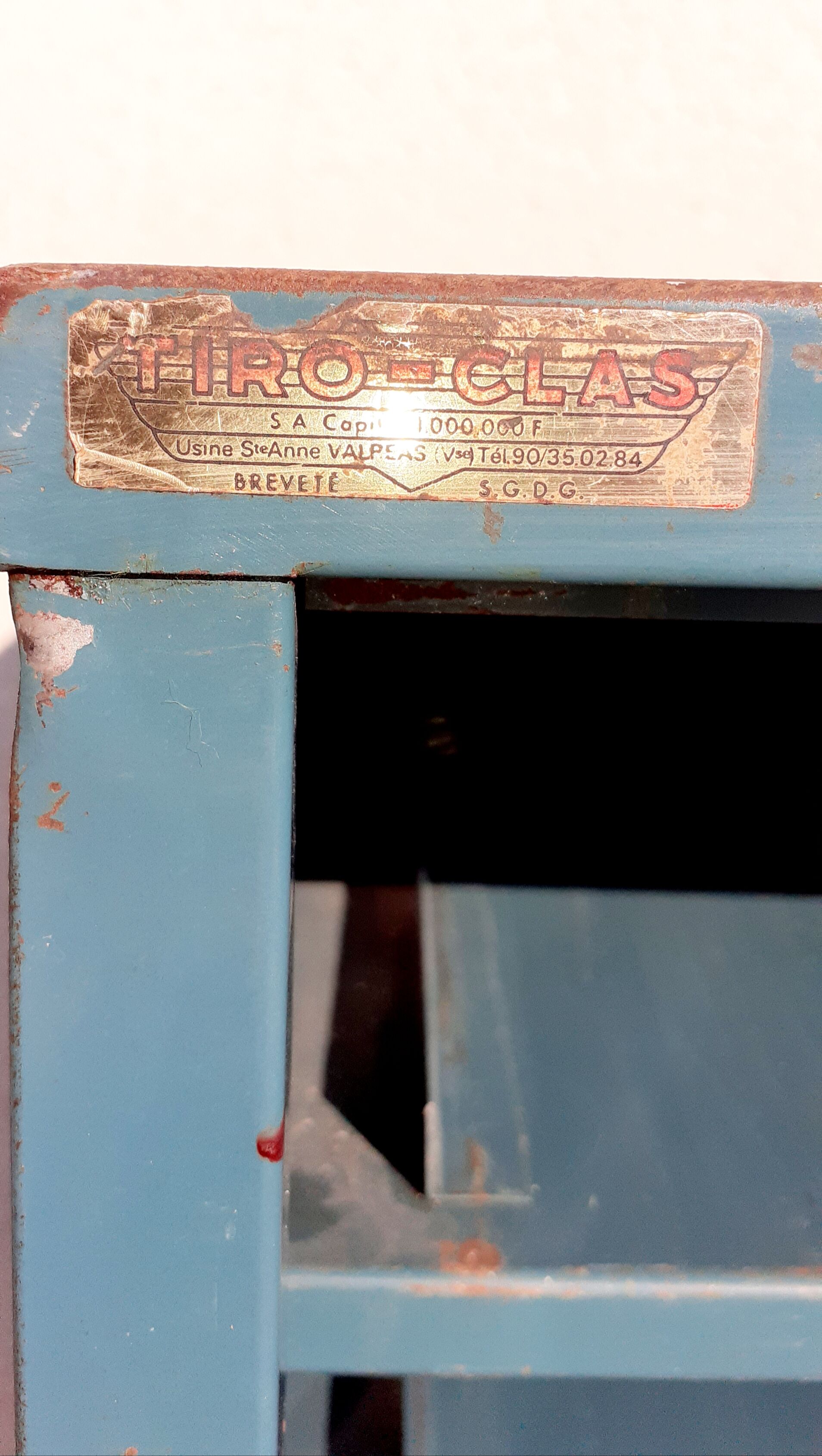 Industrial furniture Tiro-Clas