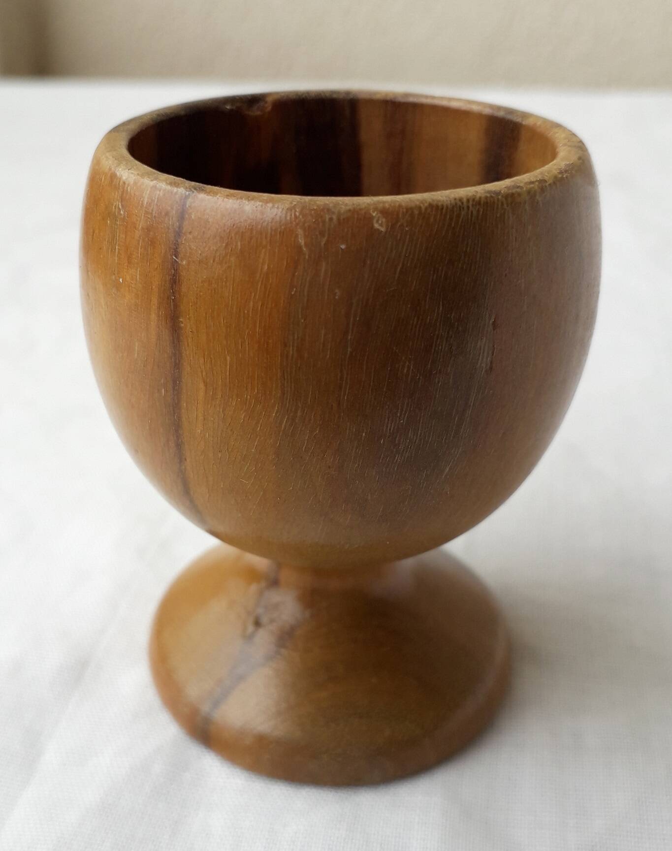 6 wooden egg cups