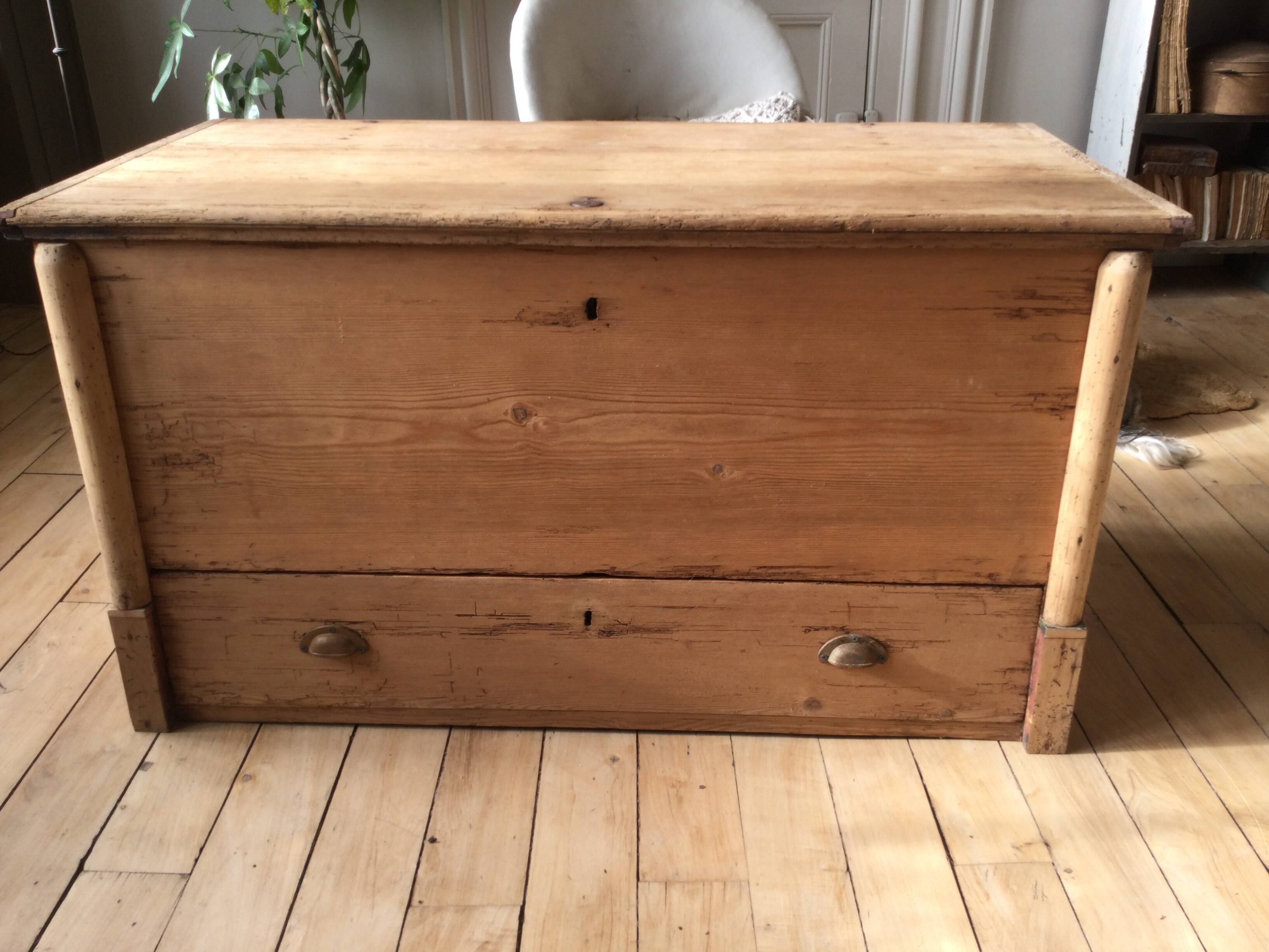 Large fir chest with drawer