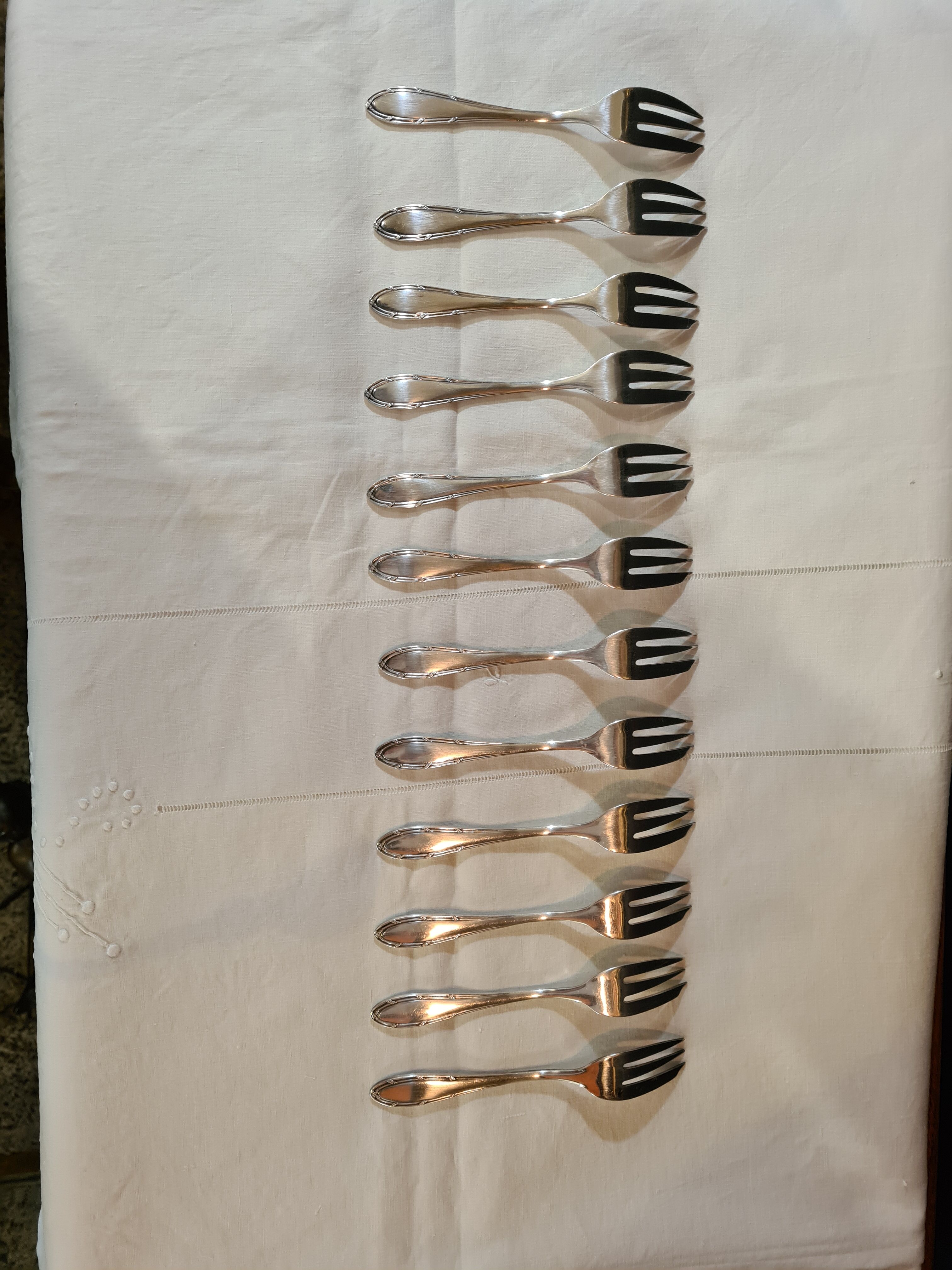 Box of 12 cake forks