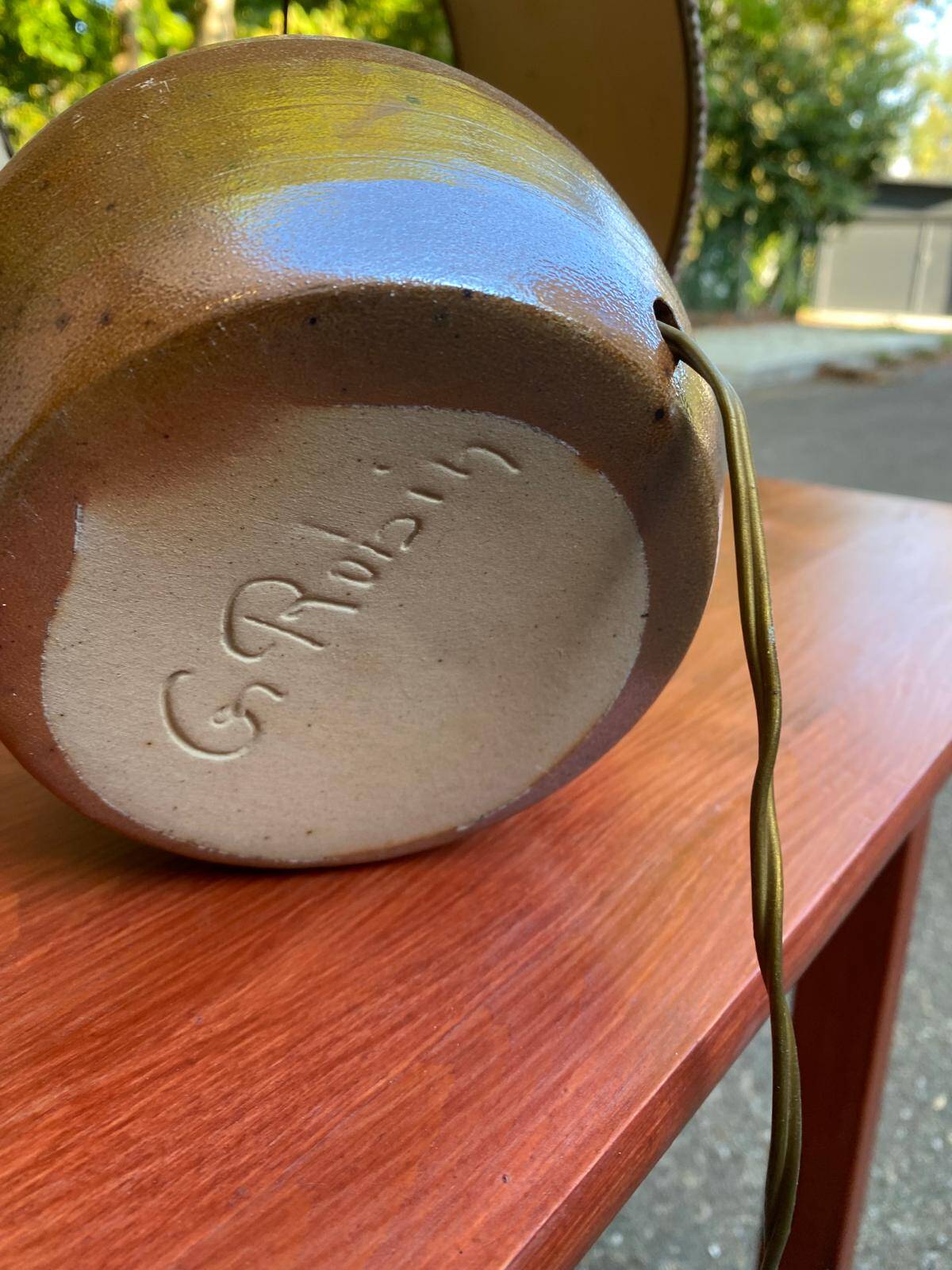 Sandstone lamp with burgundy lampshade G robin