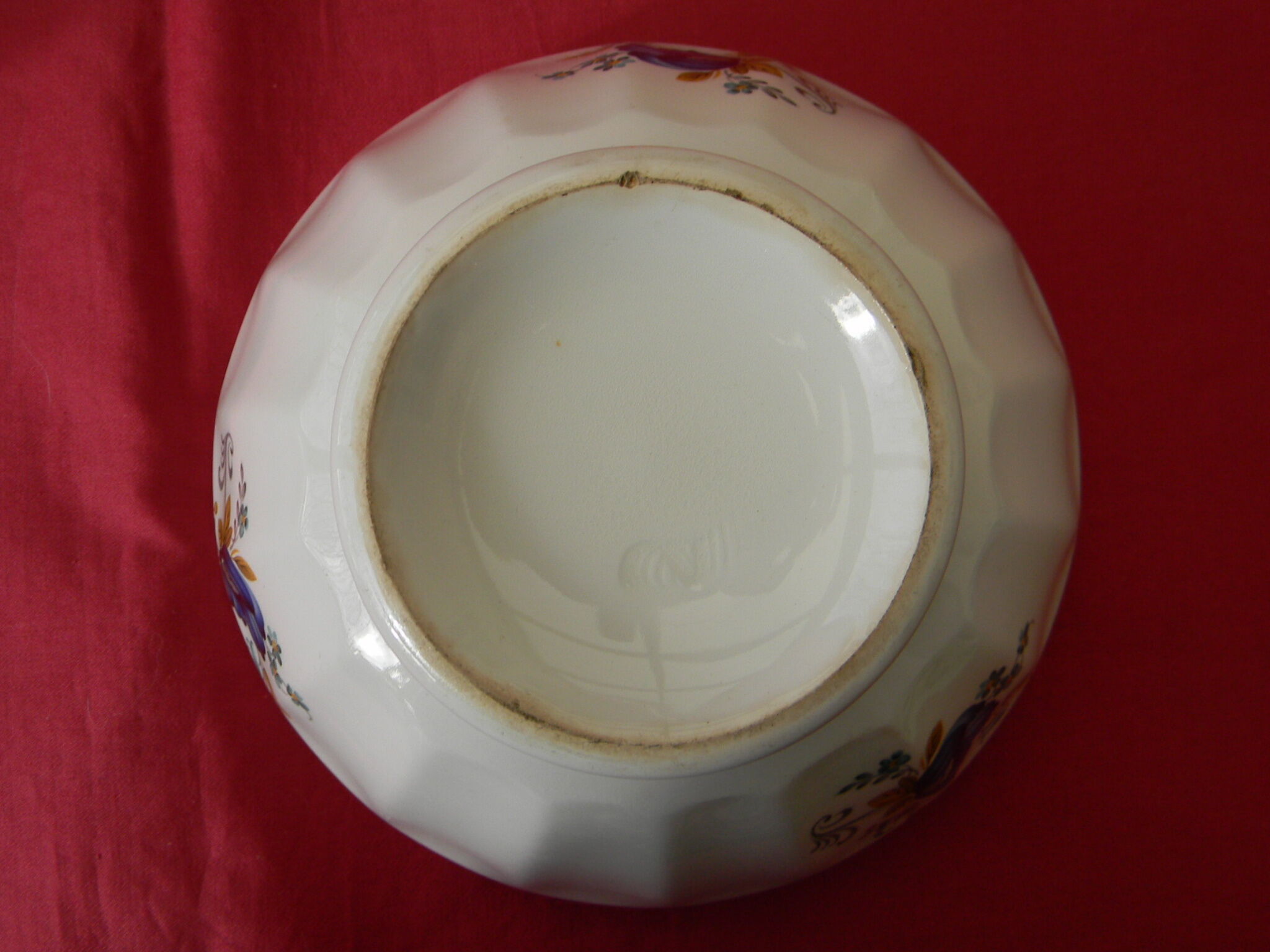 Lot of large old bowls.  Flower decoration.