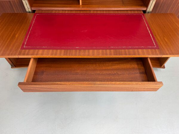 Bureau vintage dans une boîte.