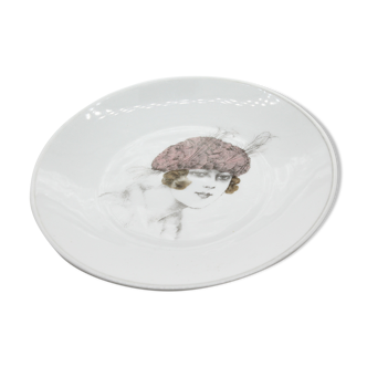 Decorative plate portrait of Chauvigny woman
