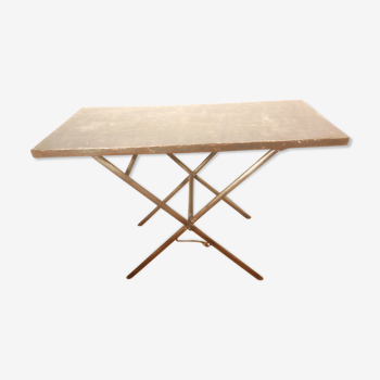 Folding table