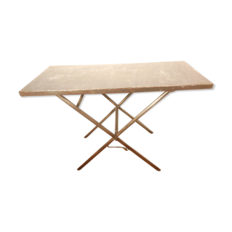 Folding table