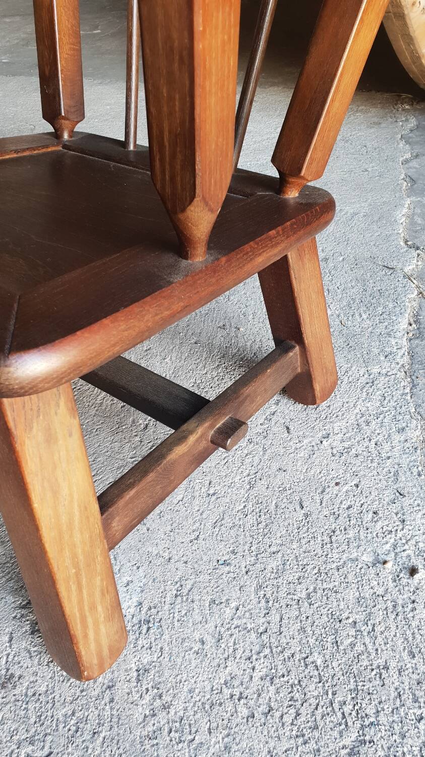 Paire de fauteuils en chêne brutaliste 1970