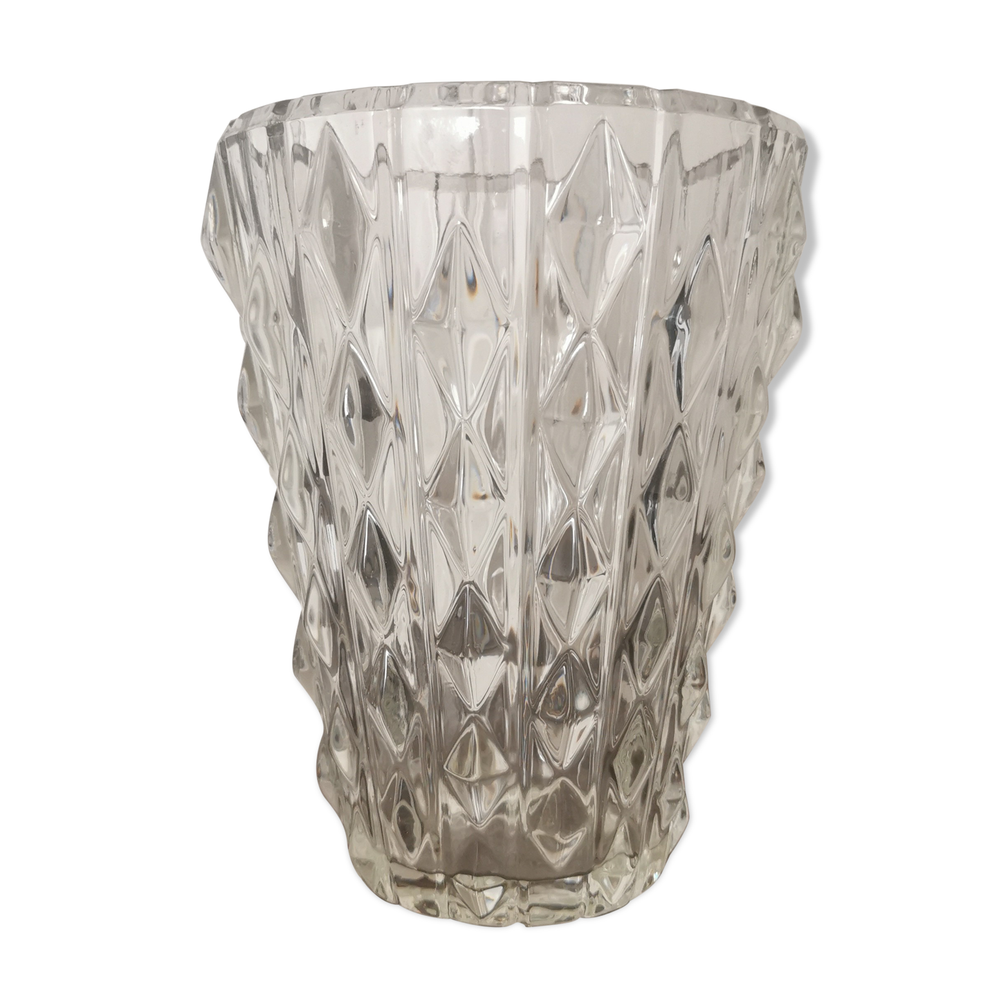 Glass vase diamond pattern in relief