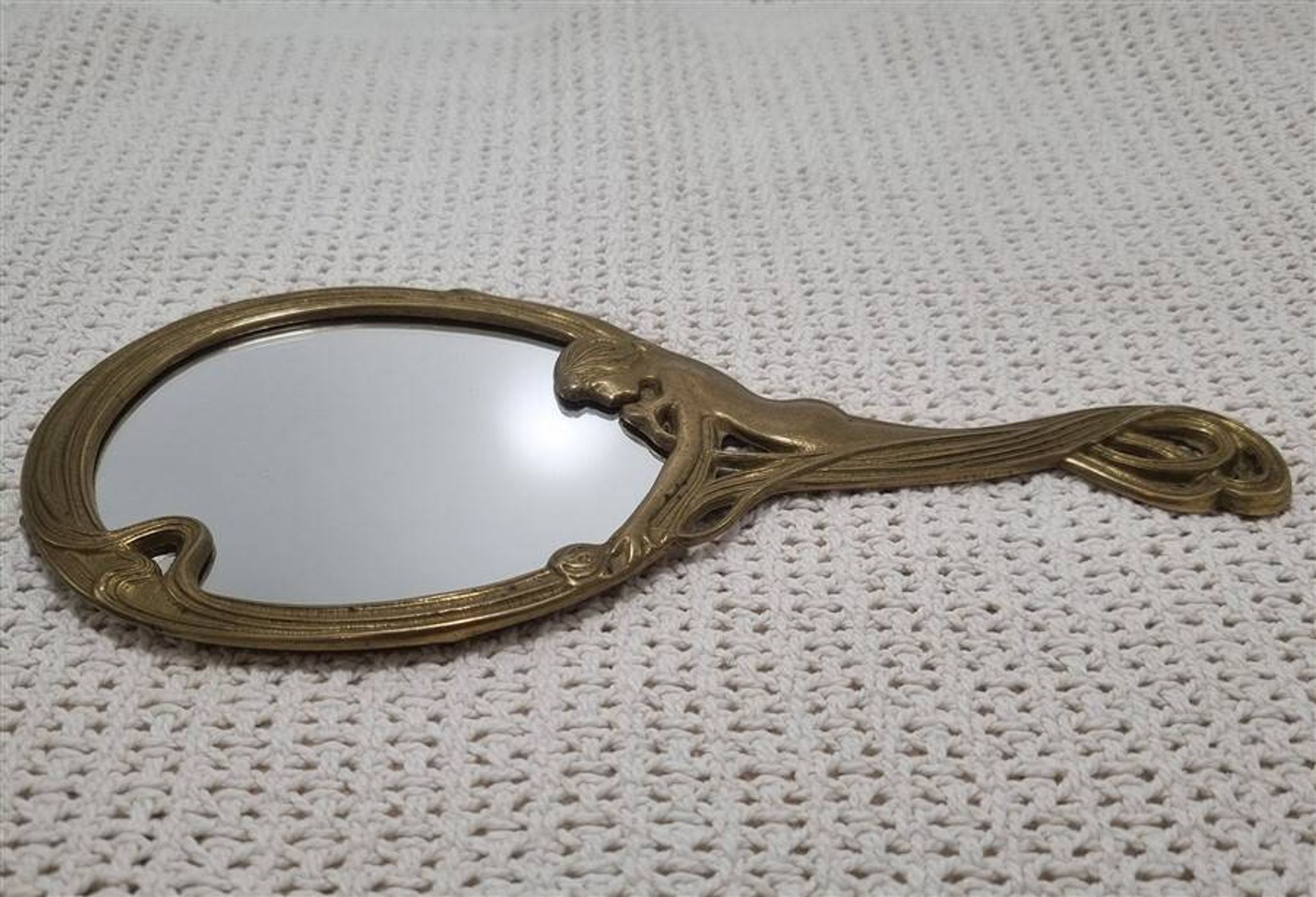 Hand mirror