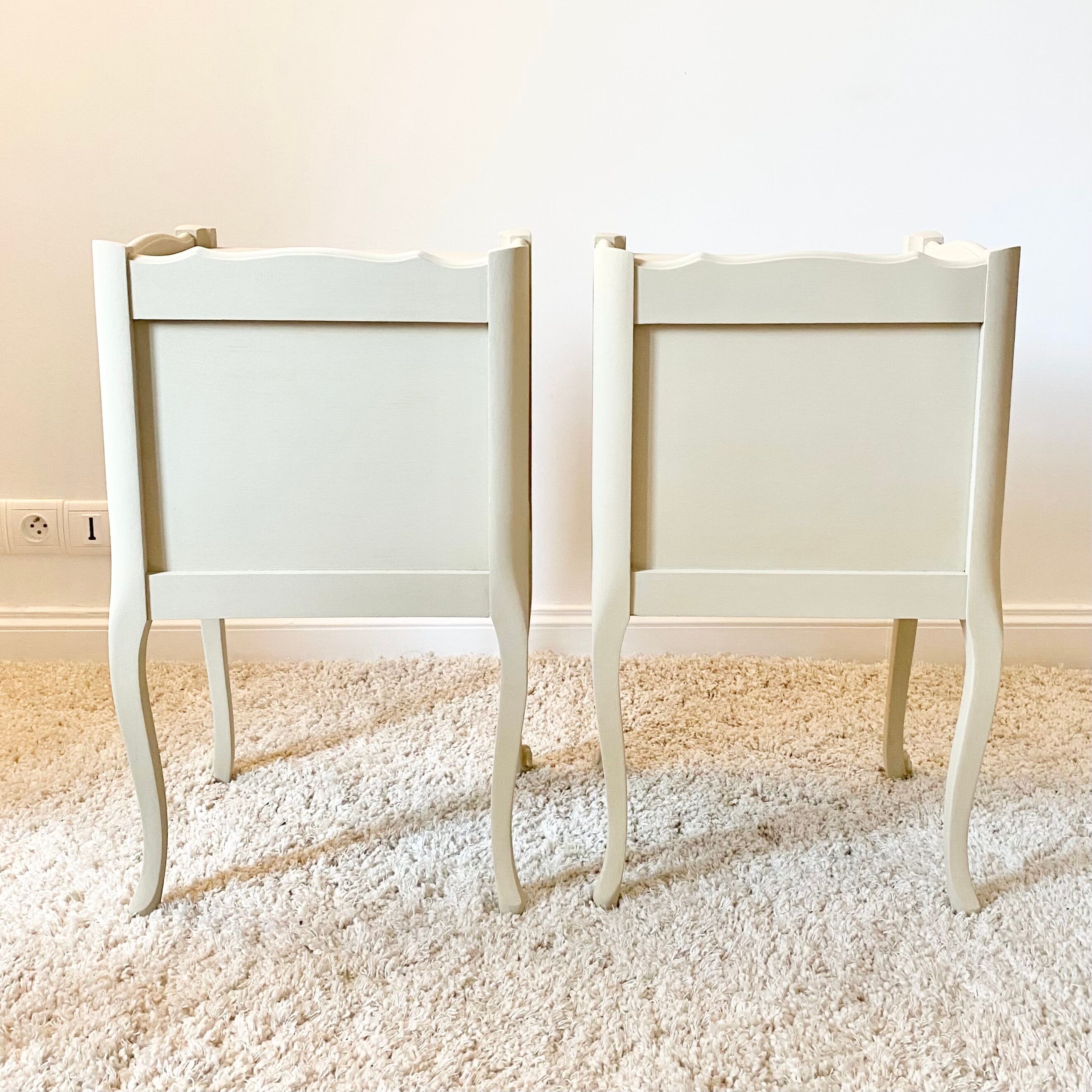 Set of bedside table