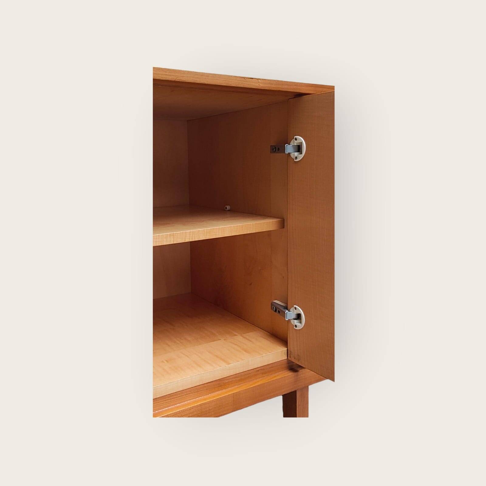 Buffet du milieu du siècle