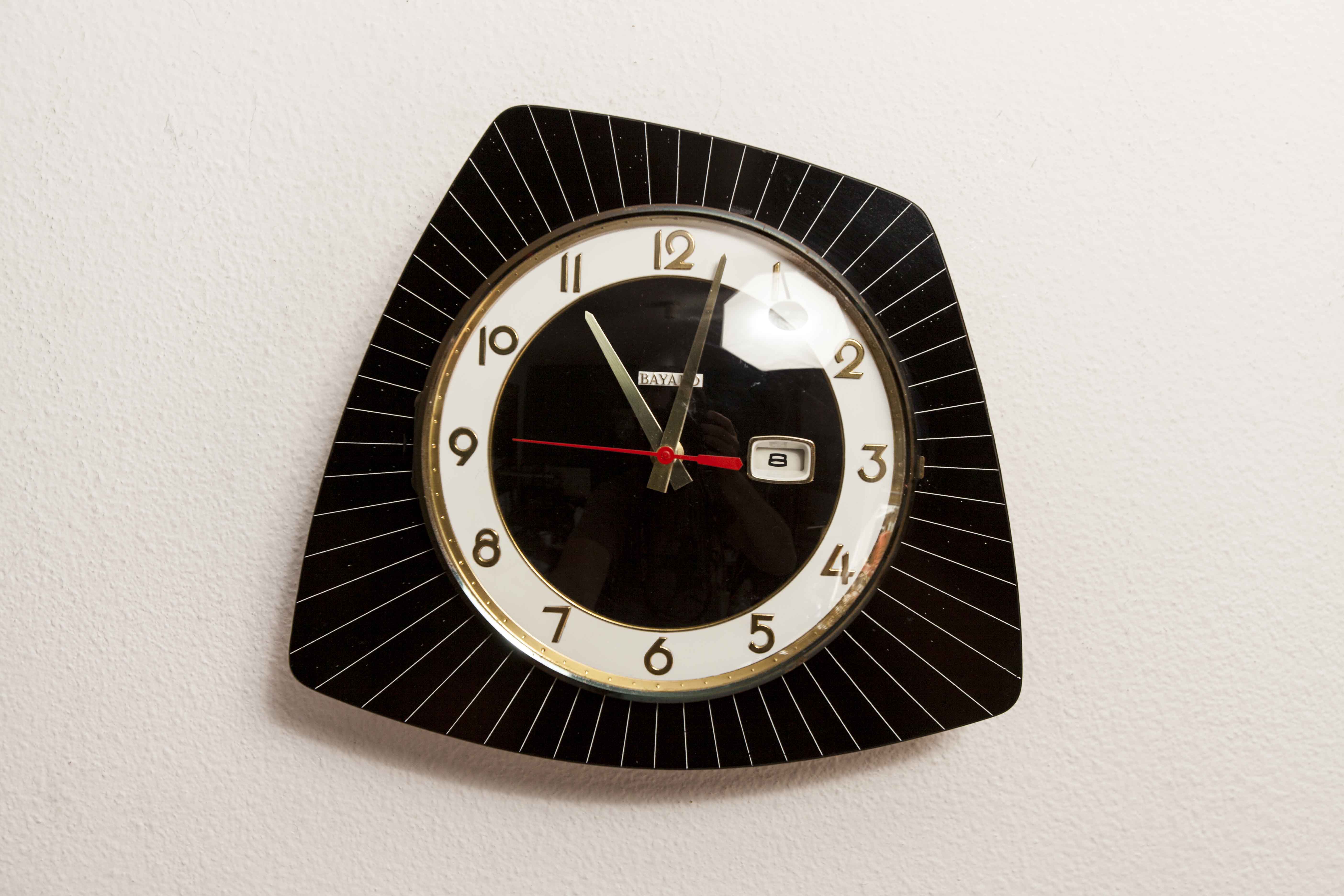 Asymmetrical wall clock 1960 Bayard formica