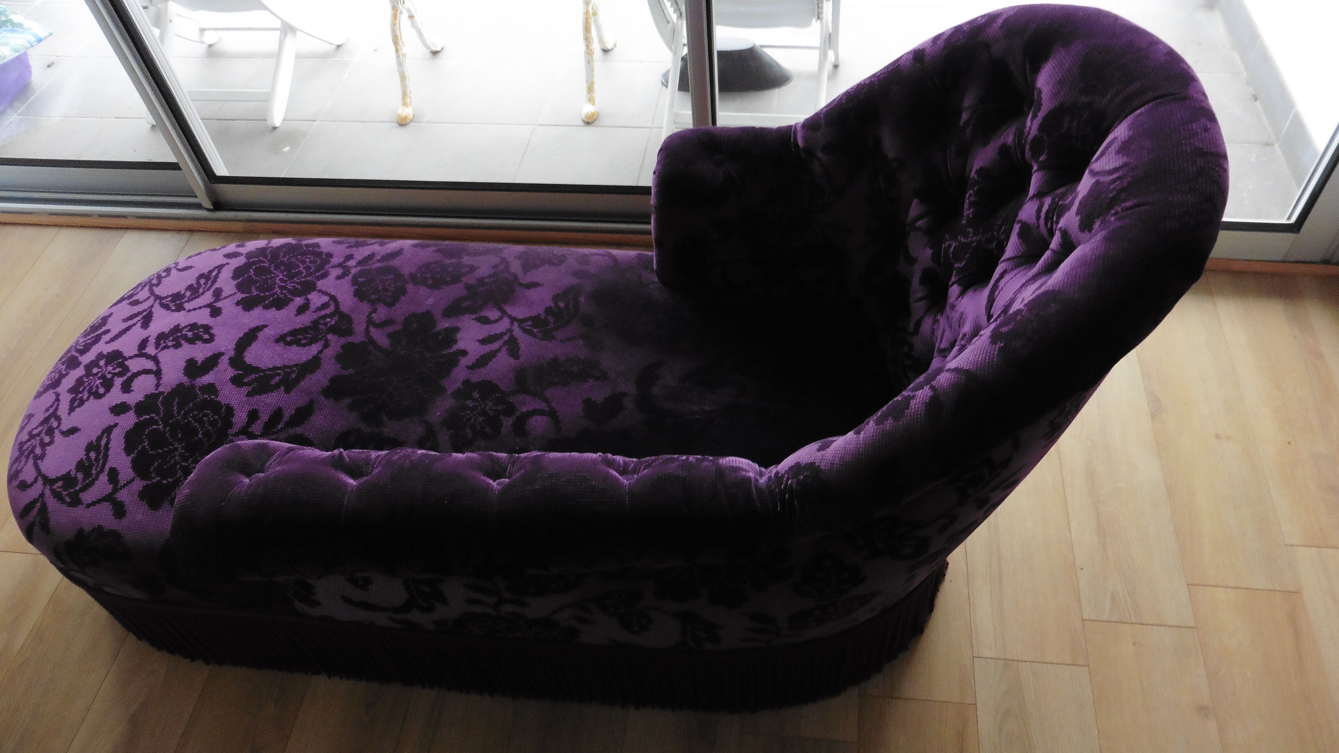 Velvet daybed